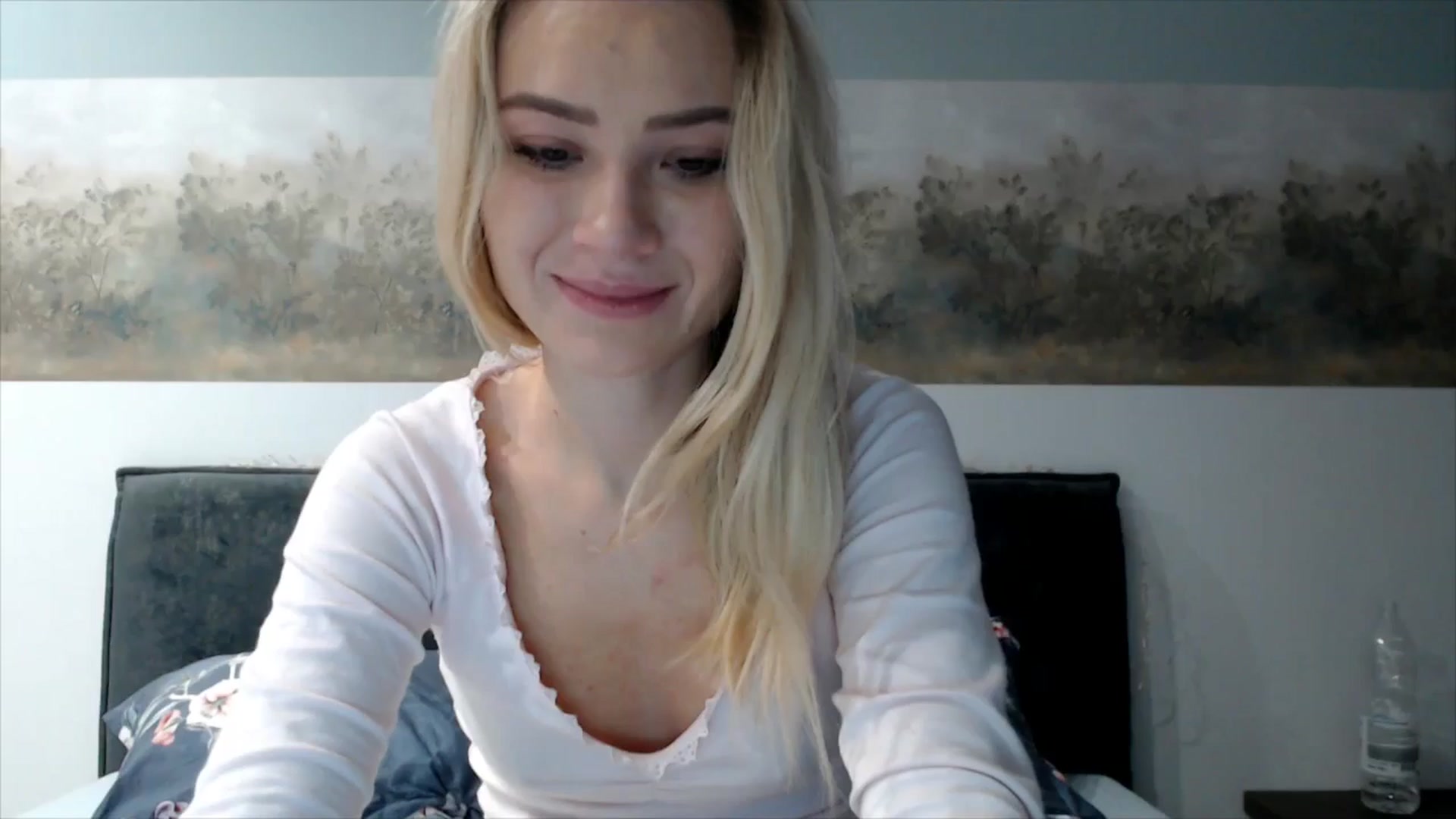 Gallery image thumbnail from fiancee's myfreecams stream on, 12/01/2025, 05:55 image 4 of 20
