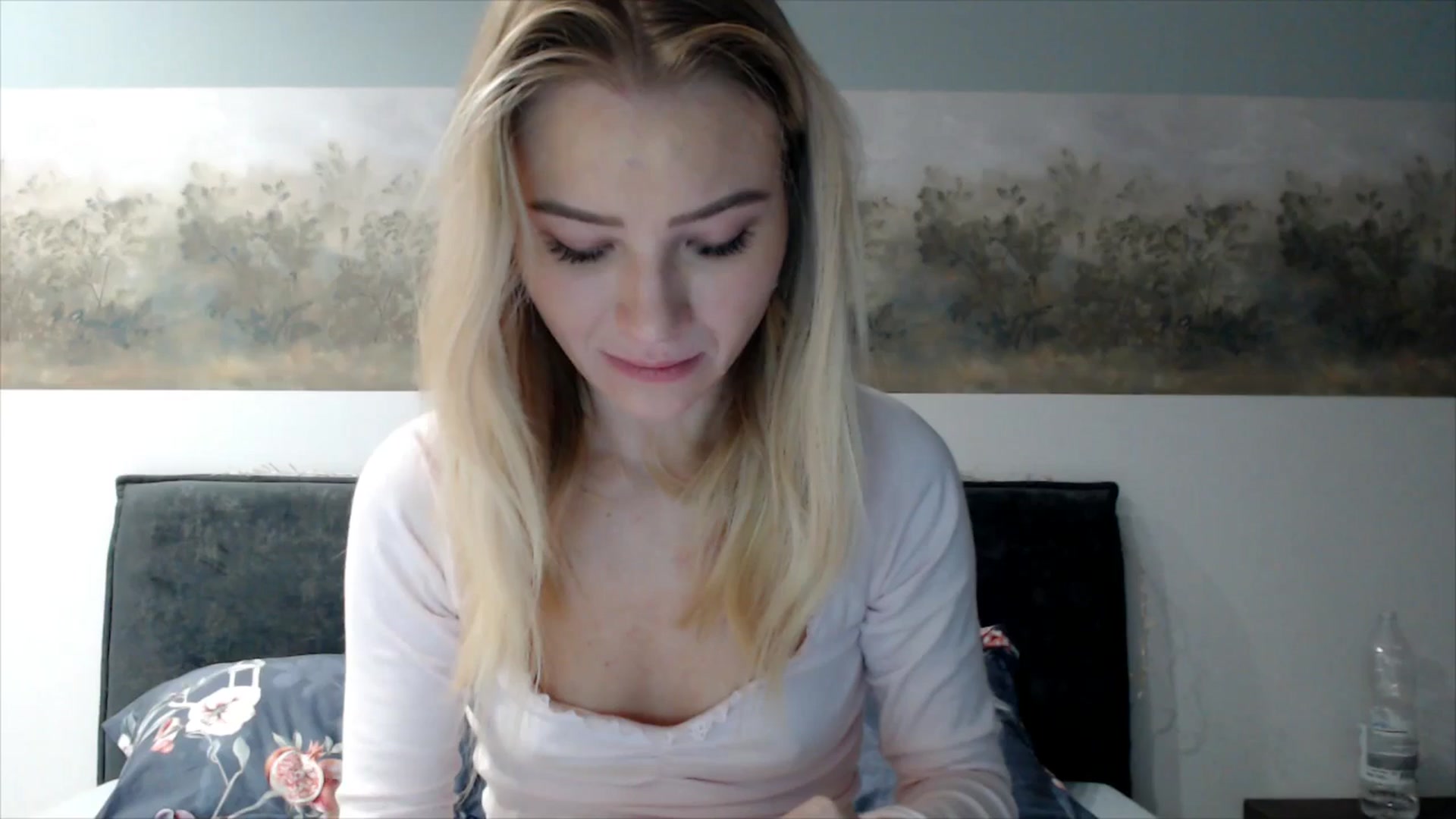 Gallery image thumbnail from fiancee's myfreecams stream on, 12/01/2025, 05:55 image 2 of 20