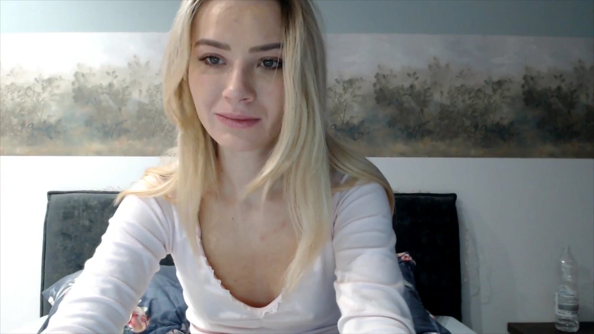 Gallery image thumbnail from fiancee's myfreecams stream on, 12/01/2025, 05:55 image 12 of 20