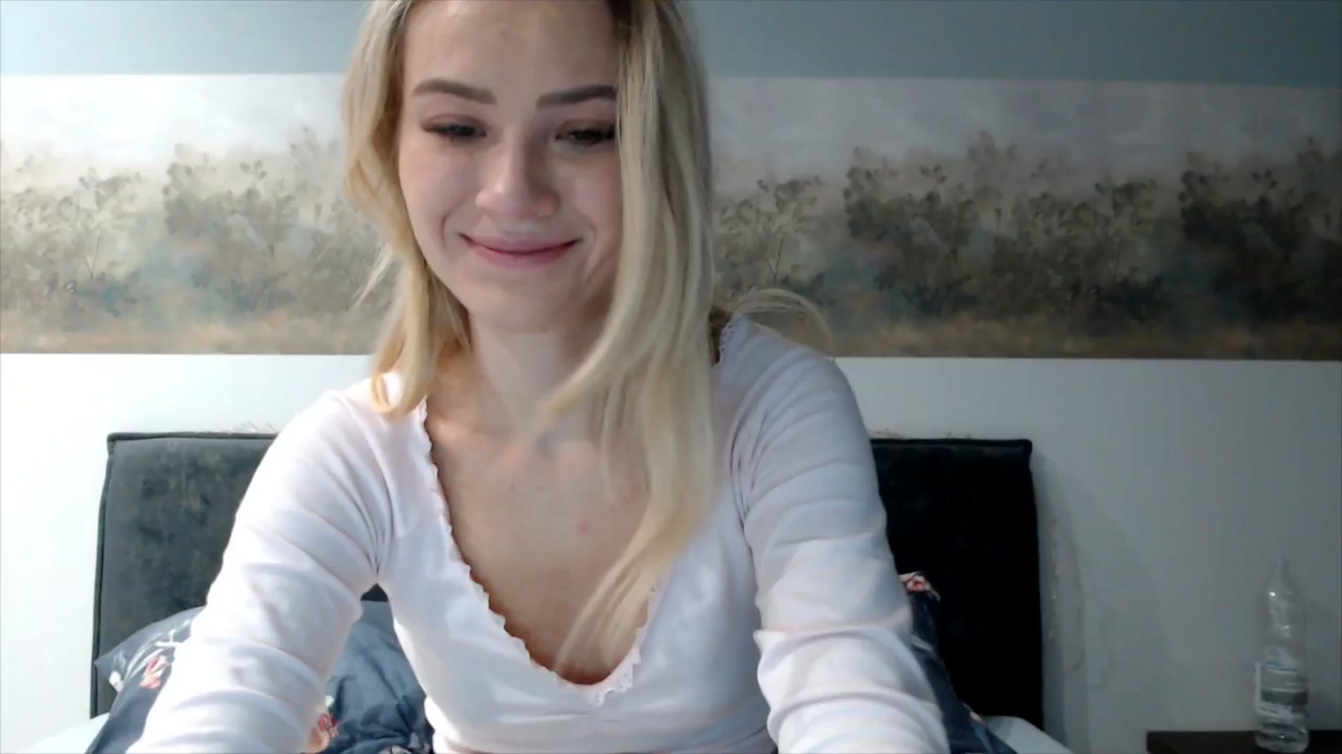 Gallery image thumbnail from fiancee's myfreecams stream on, 12/01/2025, 05:55 image 8 of 20