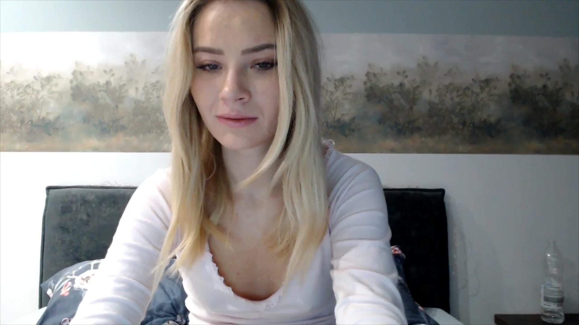 Gallery image thumbnail from fiancee's myfreecams stream on, 12/01/2025, 05:55 image 15 of 20