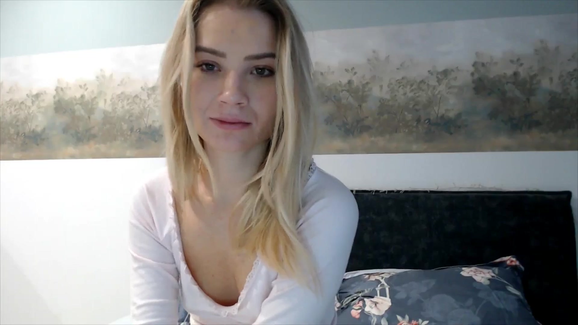 Gallery image thumbnail from fiancee's myfreecams stream on, 12/01/2025, 06:59 image 7 of 20