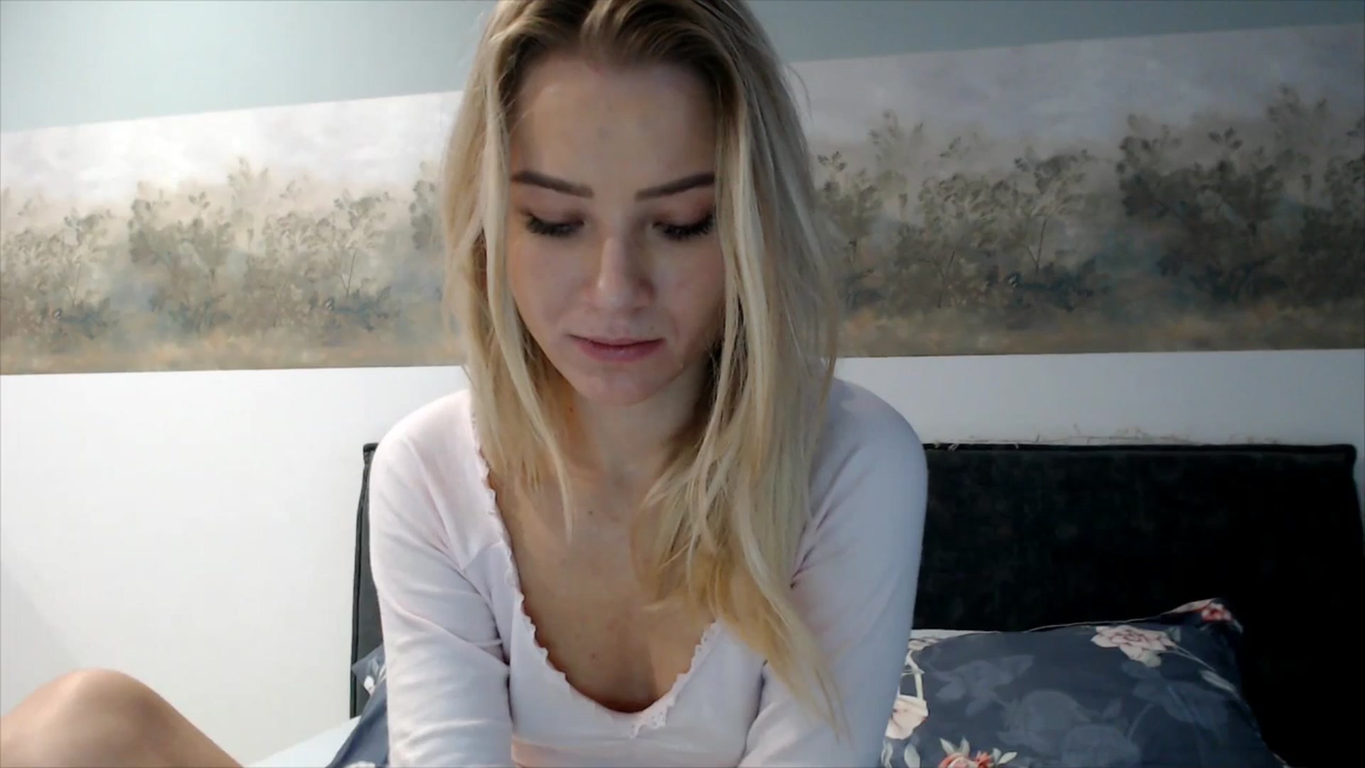Gallery image thumbnail from fiancee's myfreecams stream on, 12/01/2025, 06:59 image 5 of 20