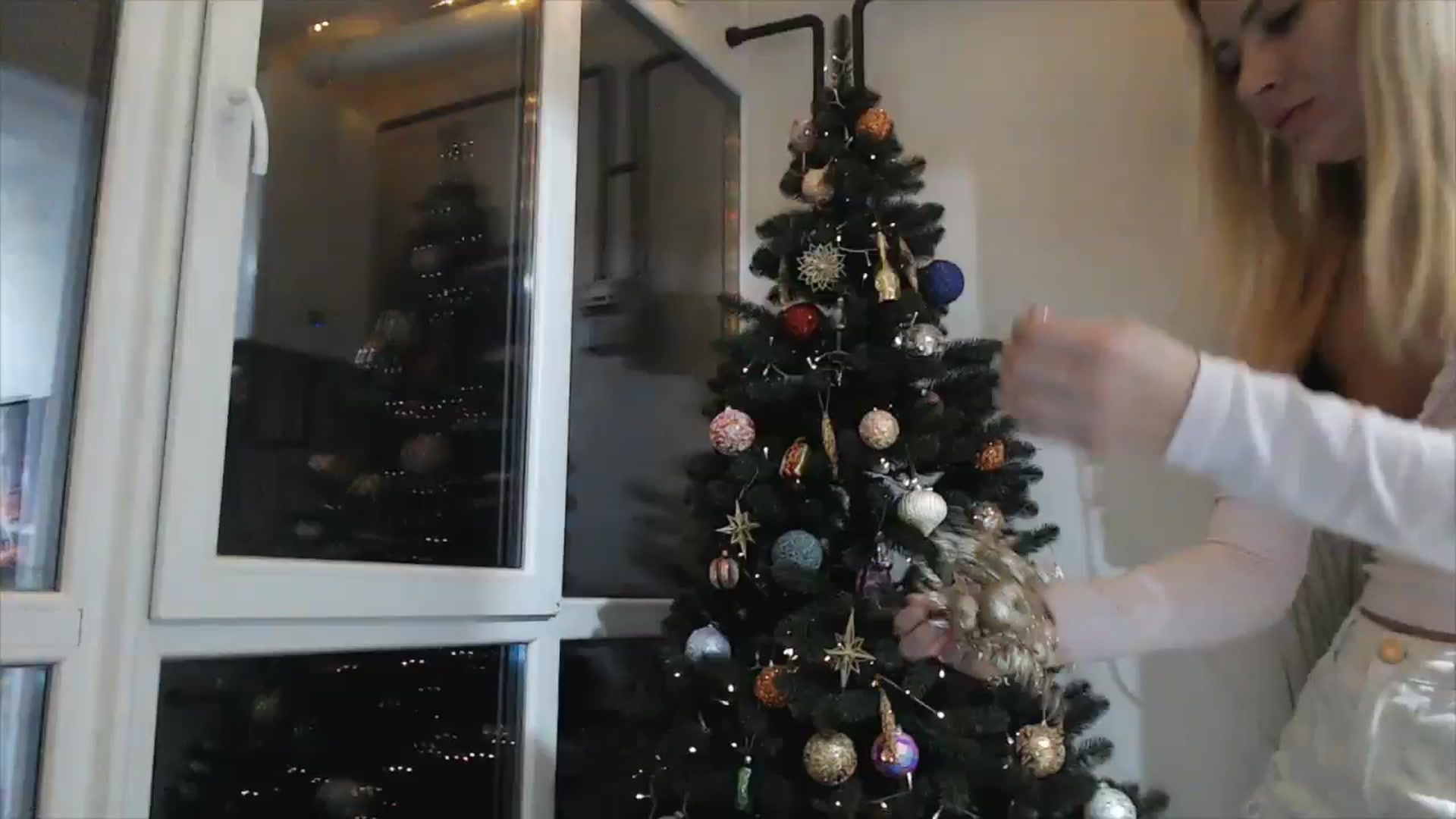 Gallery image thumbnail from fiancee's myfreecams stream on, 12/02/2025, 20:27 image 16 of 20