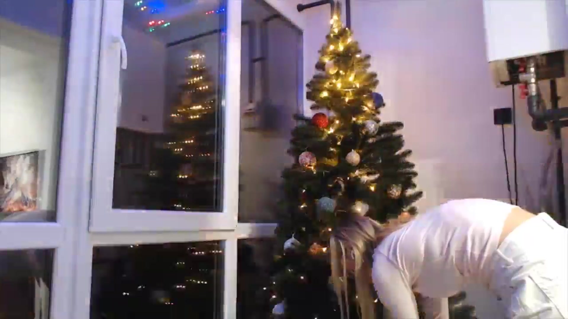 Gallery image thumbnail from fiancee's myfreecams stream on, 12/02/2025, 20:27 image 12 of 20