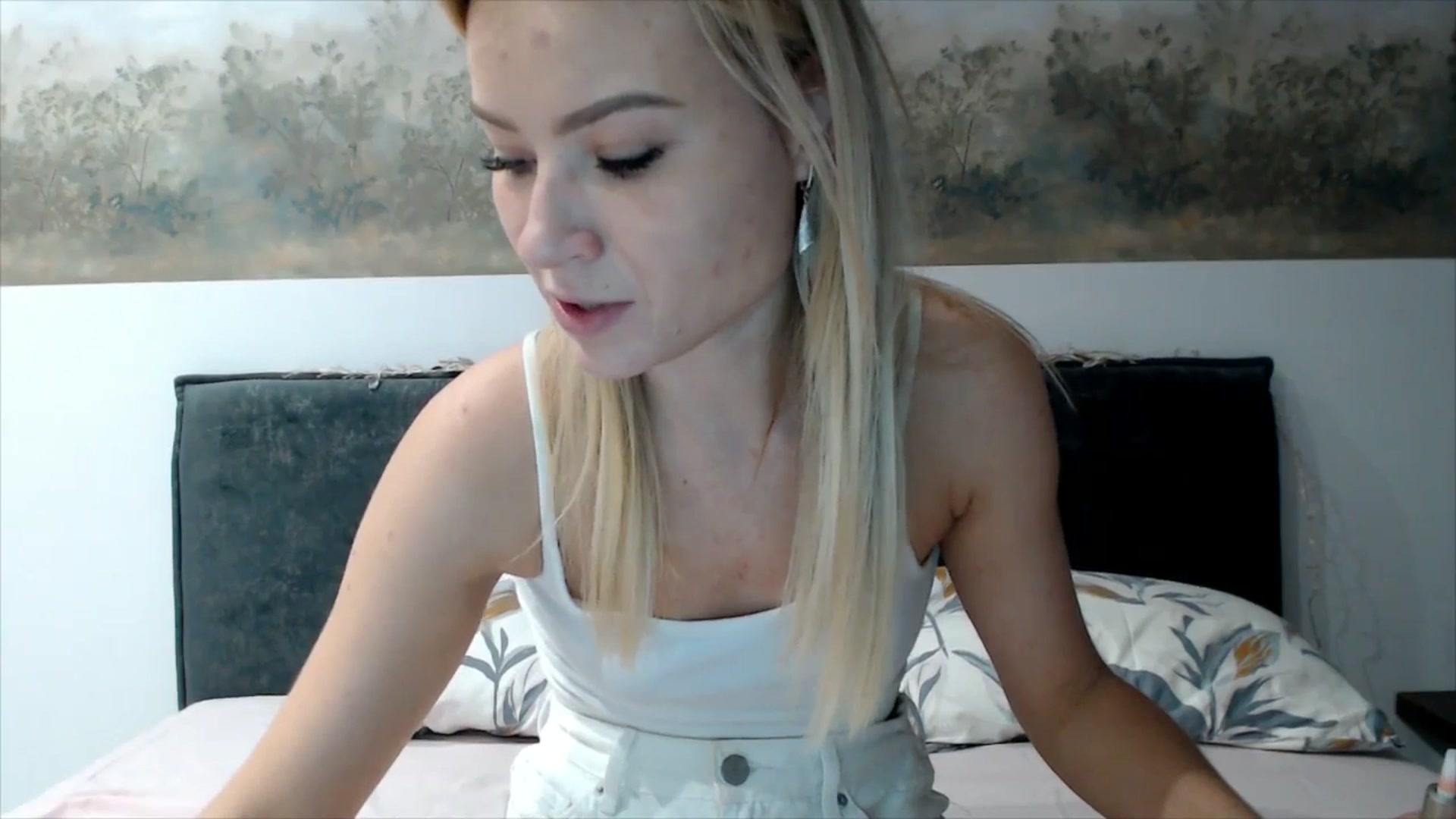 Gallery image thumbnail from fiancee's myfreecams stream on, 12/05/2025, 17:34 image 17 of 20