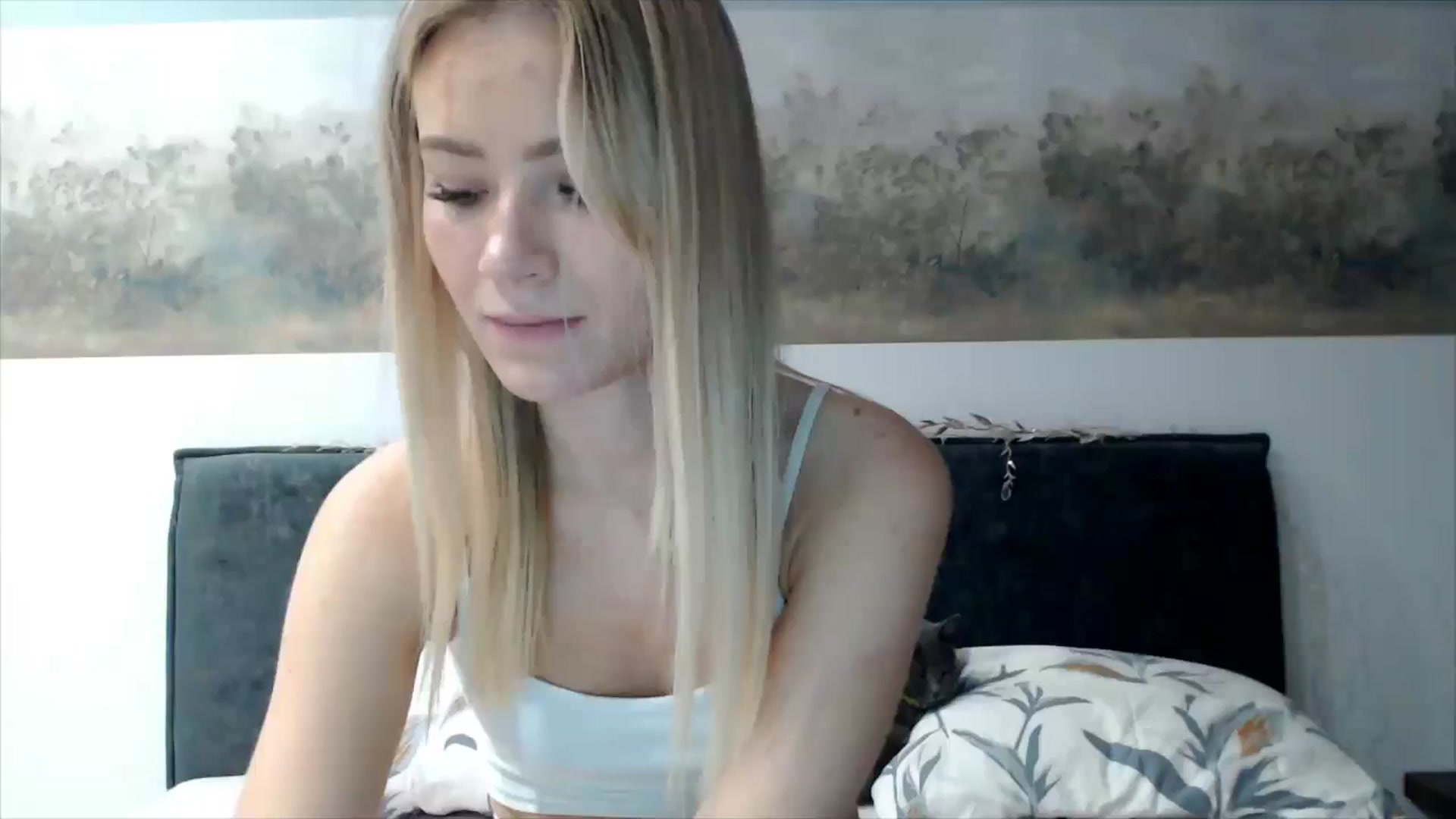 Gallery image thumbnail from fiancee's myfreecams stream on, 12/05/2025, 17:34 image 5 of 20
