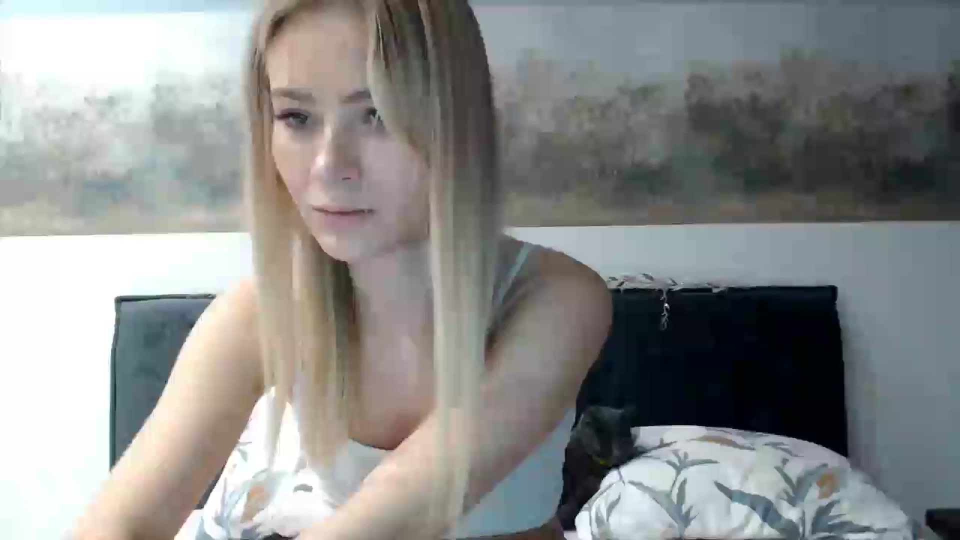 Gallery image thumbnail from fiancee's myfreecams stream on, 12/05/2025, 17:34 image 4 of 20