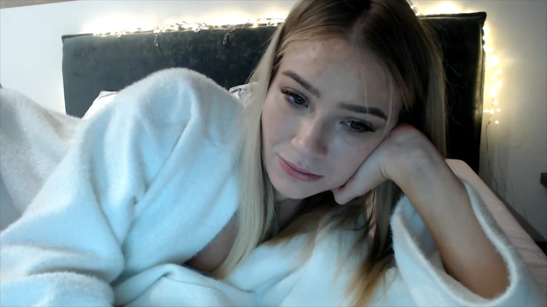 Gallery image thumbnail from fiancee's myfreecams stream on, 12/09/2025, 02:23 image 11 of 20