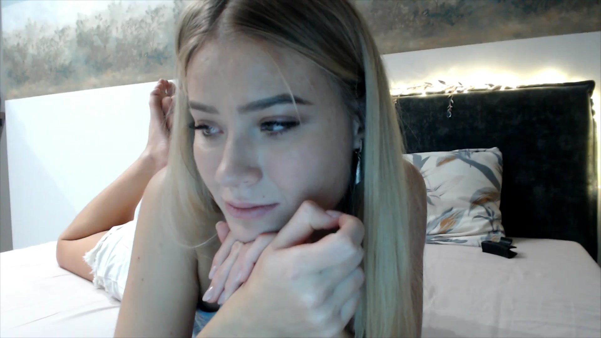 Gallery image thumbnail from fiancee's myfreecams stream on, 12/09/2025, 02:23 image 5 of 20