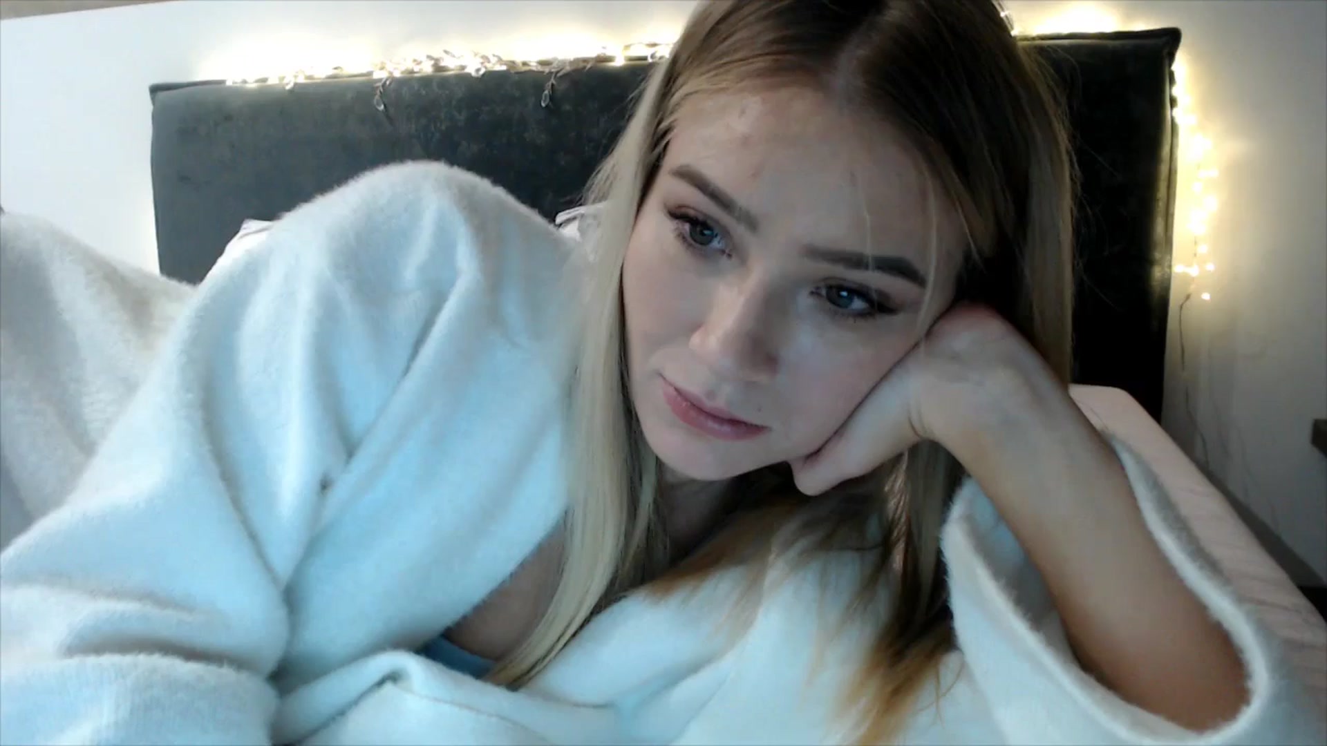 Gallery image thumbnail from fiancee's myfreecams stream on, 12/09/2025, 02:23 image 10 of 20