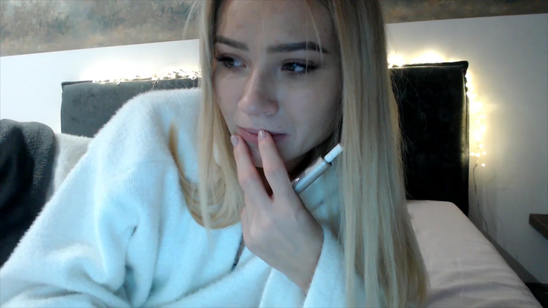 Gallery image thumbnail from fiancee's myfreecams stream on, 12/09/2025, 02:23 image 18 of 20