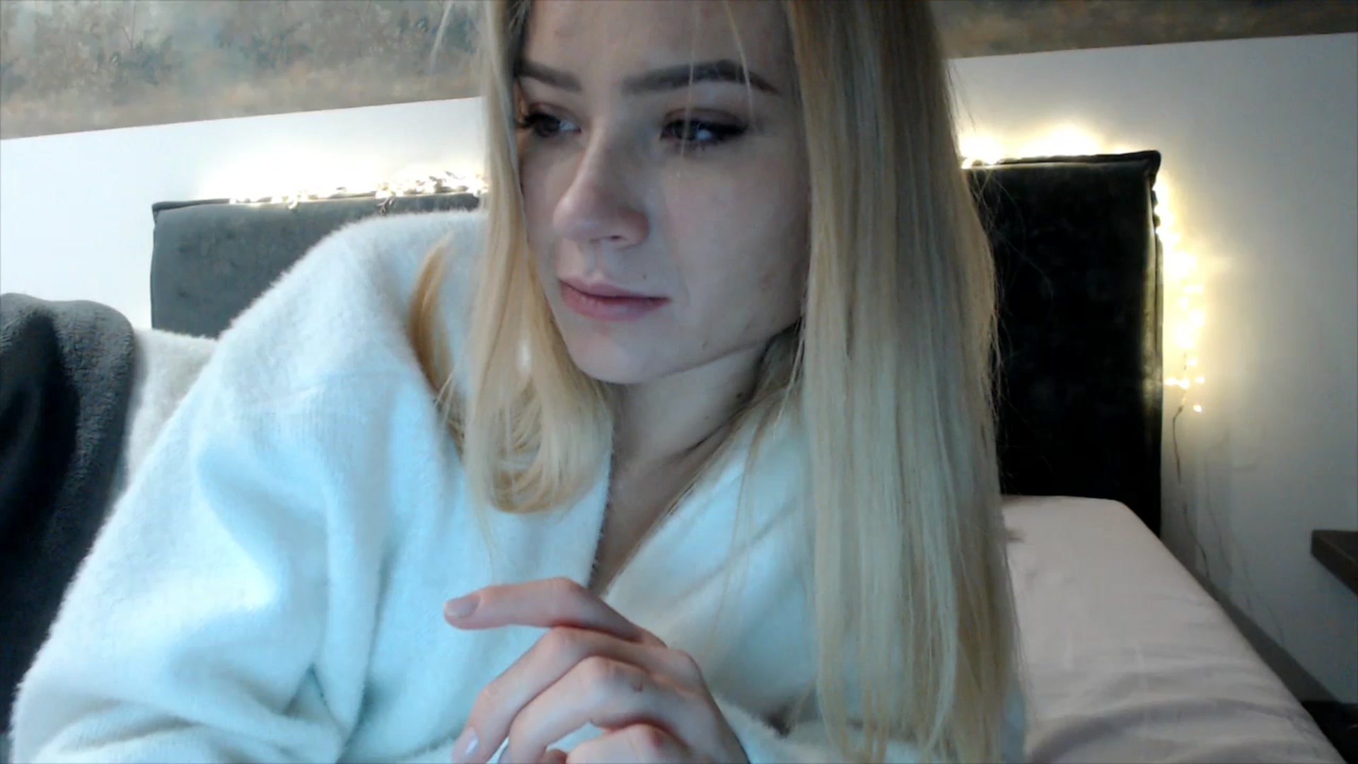 Gallery image thumbnail from fiancee's myfreecams stream on, 12/09/2025, 02:23 image 17 of 20