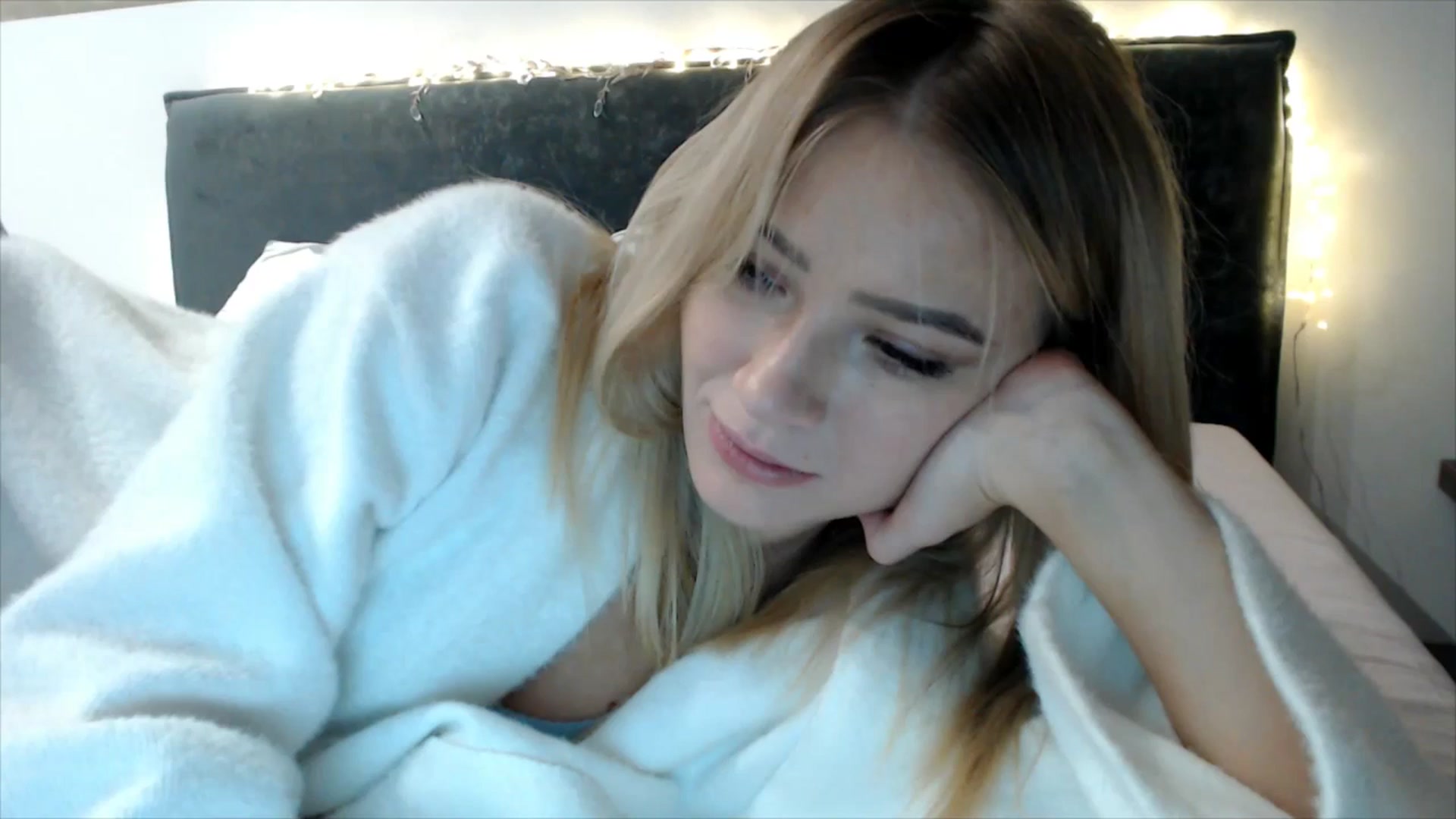Gallery image thumbnail from fiancee's myfreecams stream on, 12/09/2025, 02:23 image 12 of 20