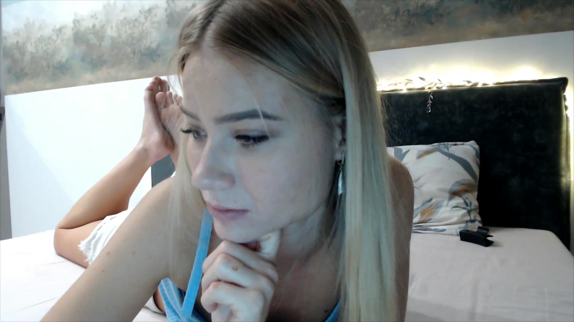 Gallery image thumbnail from fiancee's myfreecams stream on, 12/09/2025, 02:23 image 6 of 20