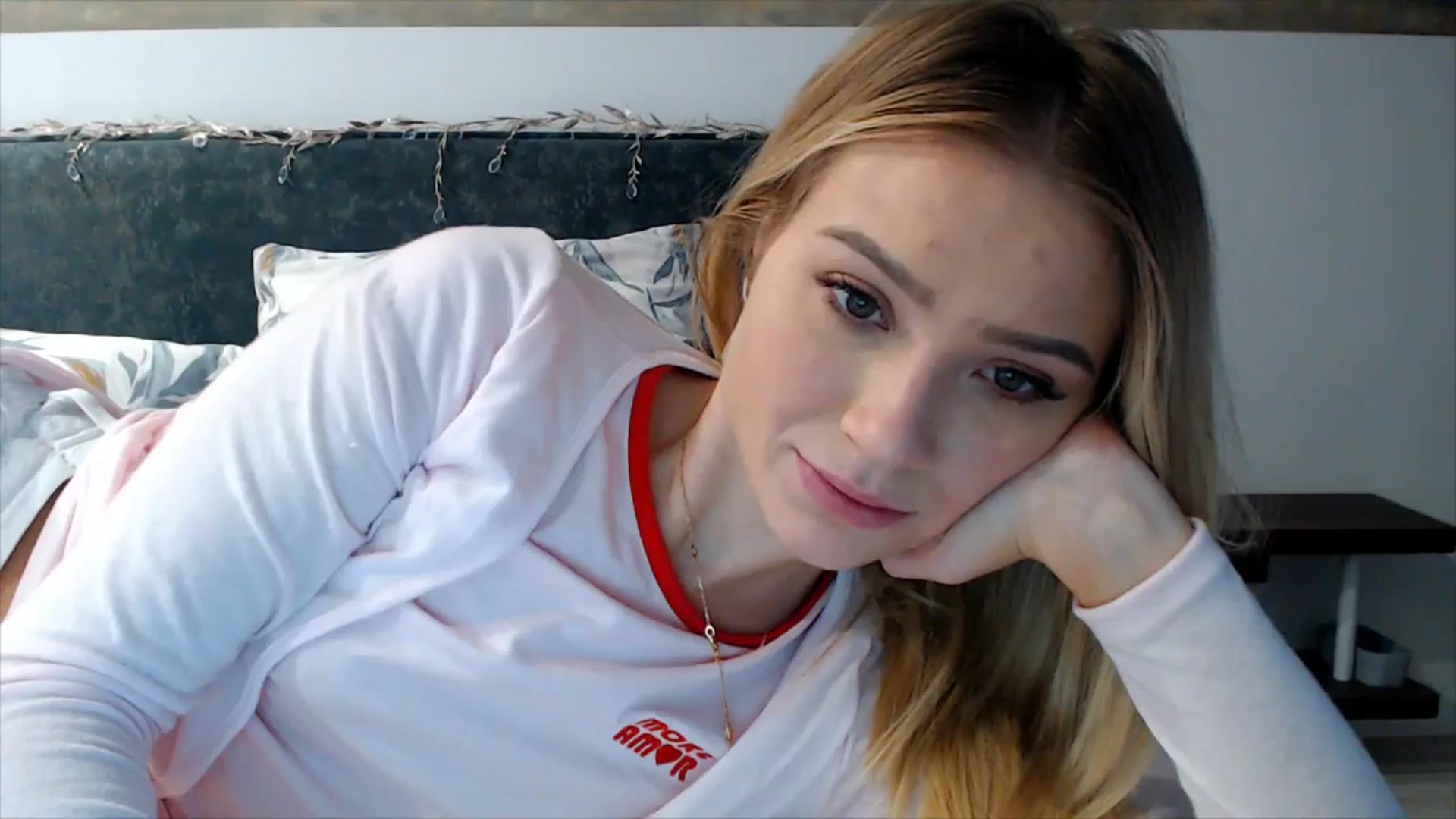 Gallery image thumbnail from fiancee's myfreecams stream on, 12/10/2025, 05:28 image 18 of 20