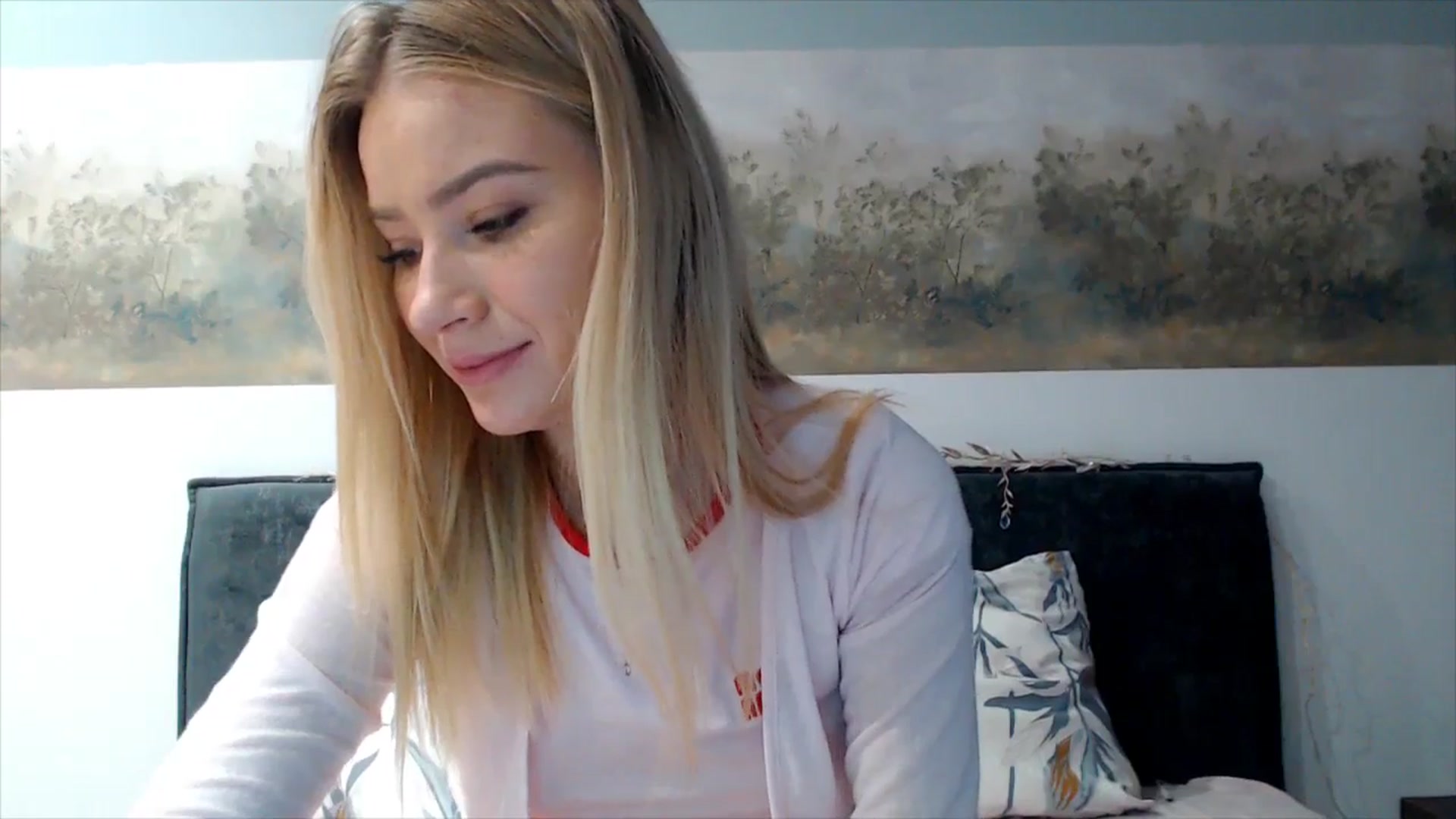 Gallery image thumbnail from fiancee's myfreecams stream on, 12/10/2025, 05:28 image 7 of 20