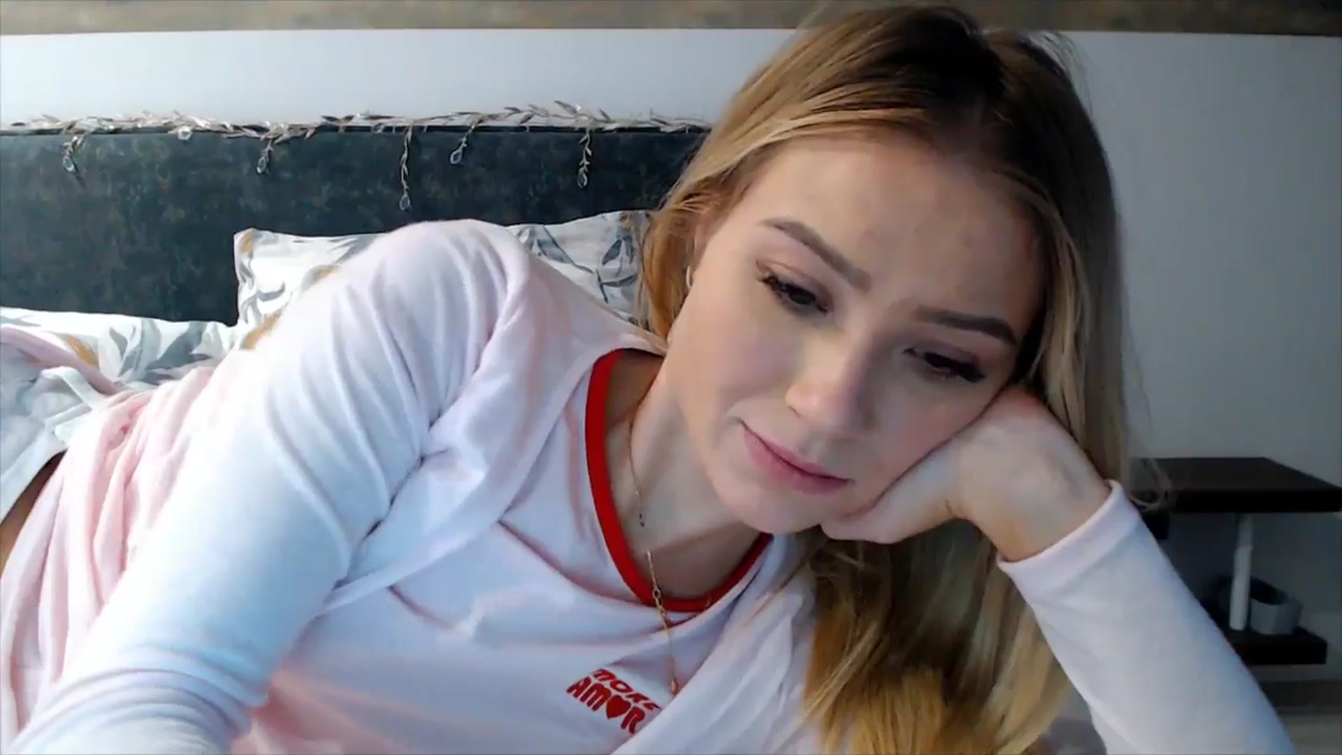 Gallery image thumbnail from fiancee's myfreecams stream on, 12/10/2025, 05:28 image 19 of 20