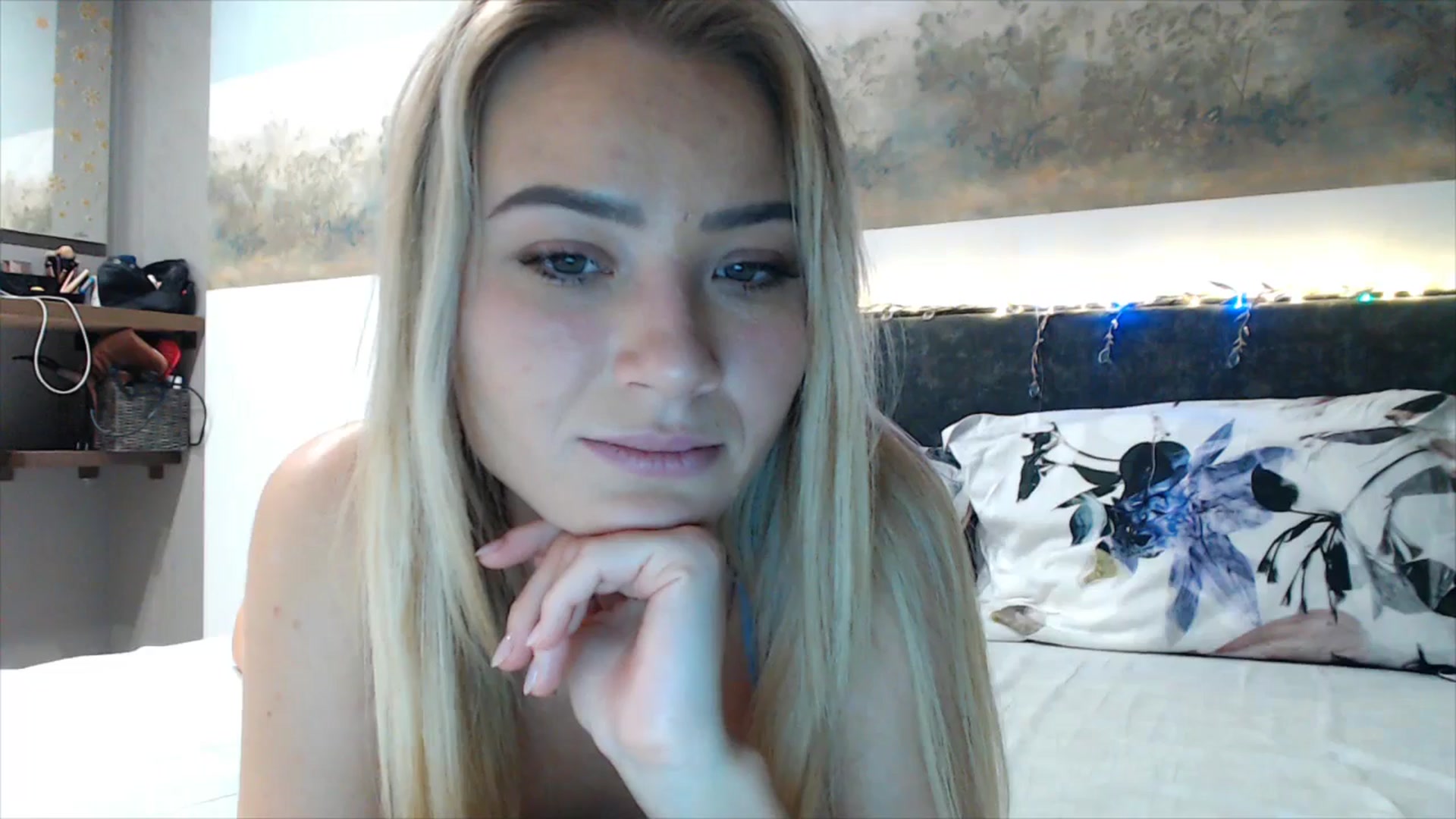 Gallery image thumbnail from fiancee's myfreecams stream on, 12/18/2025, 02:14 image 14 of 20