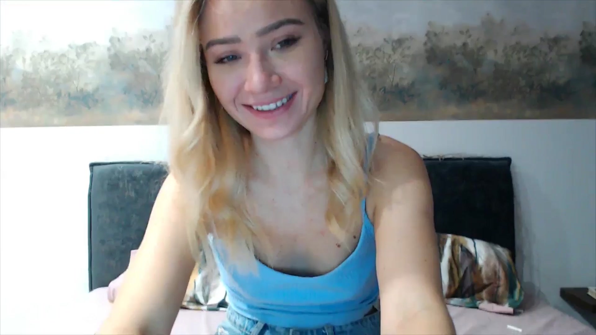 Gallery image thumbnail from fiancee's myfreecams stream on, 12/22/2025, 01:49 image 7 of 20