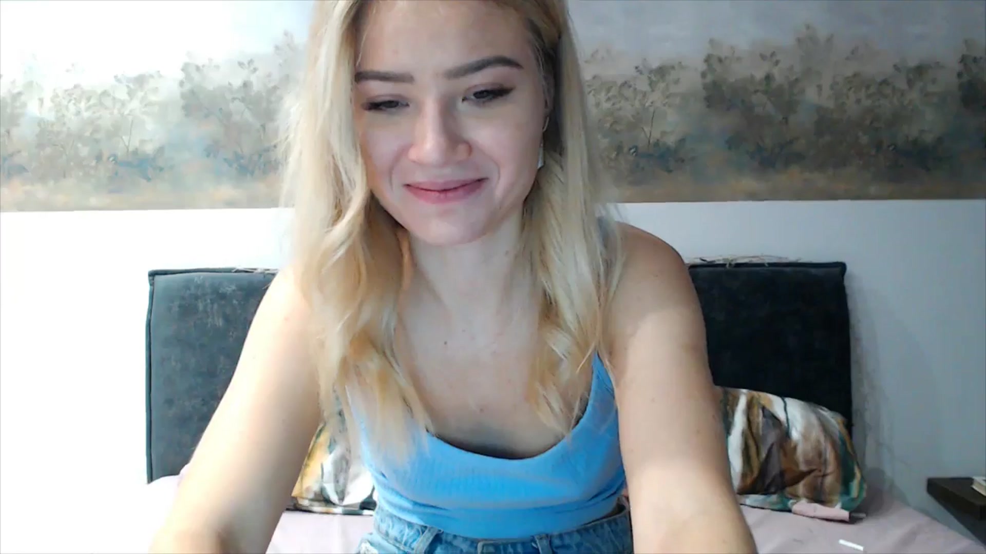 Gallery image thumbnail from fiancee's myfreecams stream on, 12/22/2025, 01:49 image 9 of 20