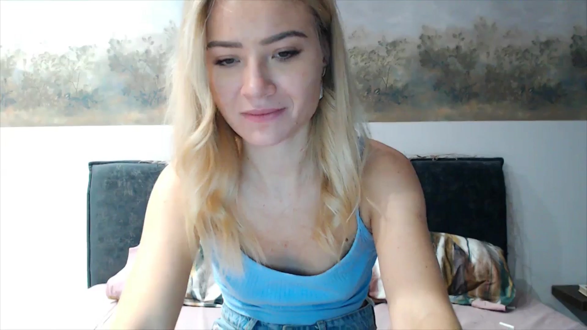 Gallery image thumbnail from fiancee's myfreecams stream on, 12/22/2025, 01:49 image 8 of 20
