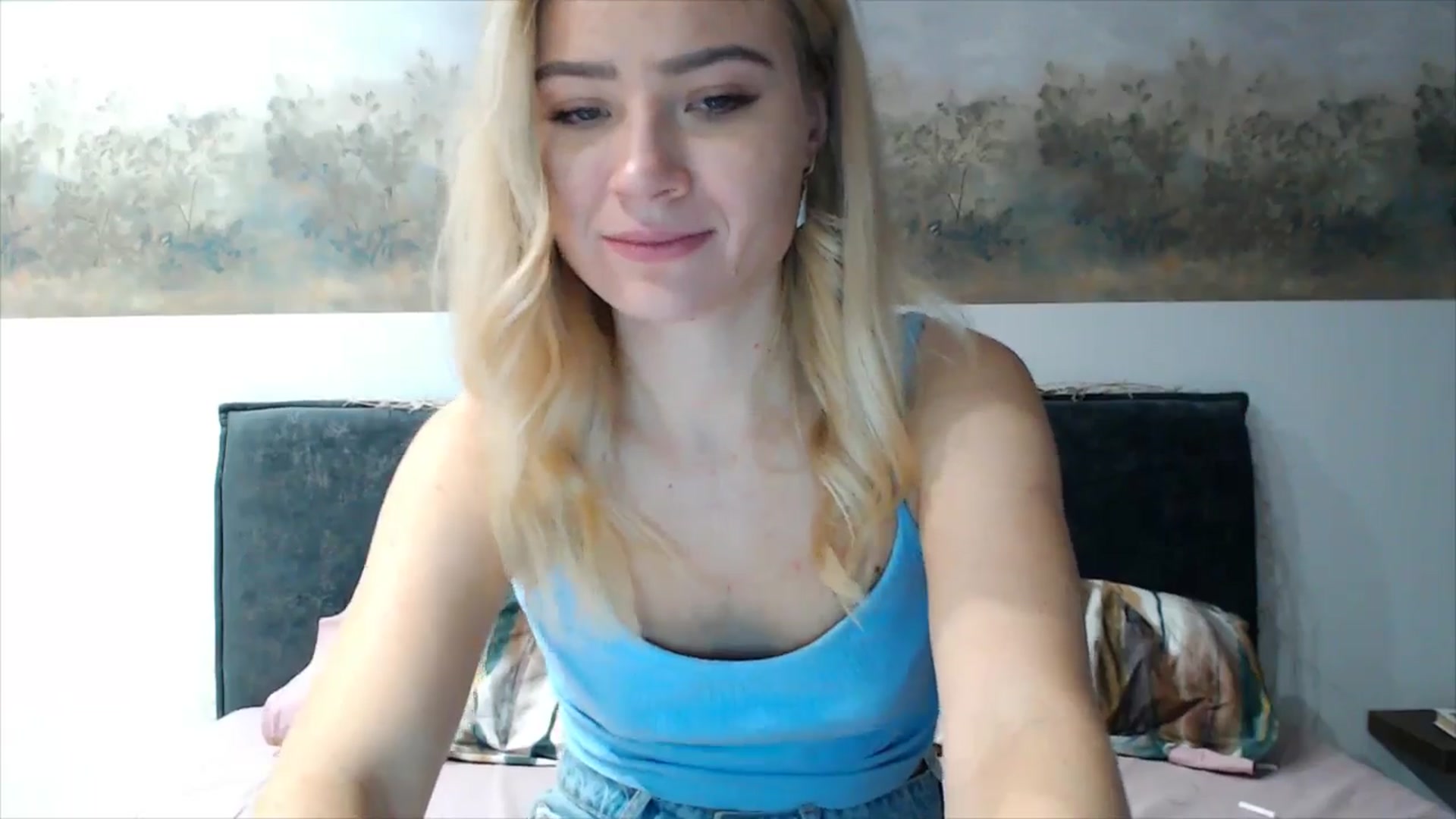 Gallery image thumbnail from fiancee's myfreecams stream on, 12/22/2025, 01:49 image 5 of 20