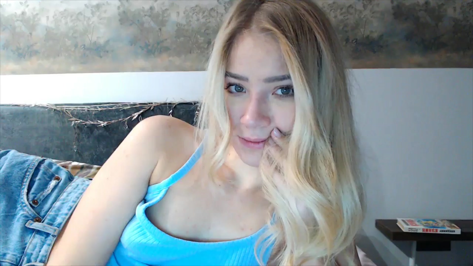 Gallery image thumbnail from fiancee's myfreecams stream on, 12/22/2025, 01:49 image 18 of 20