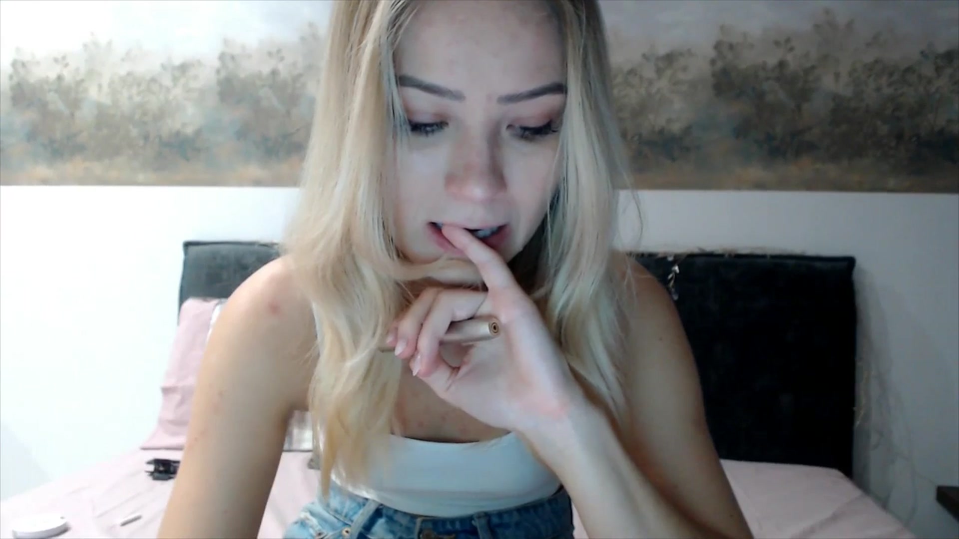 Gallery image thumbnail from fiancee's myfreecams stream on, 12/23/2025, 02:39 image 2 of 20