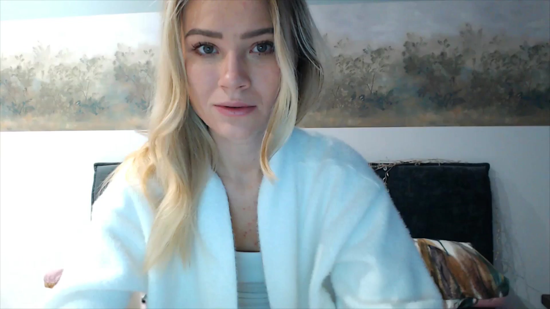 Gallery image thumbnail from fiancee's myfreecams stream on, 12/24/2025, 06:22 image 1 of 20
