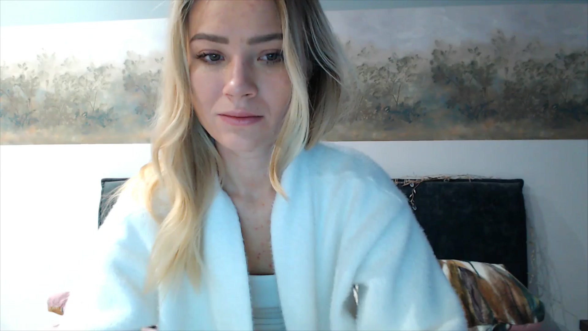 Gallery image thumbnail from fiancee's myfreecams stream on, 12/24/2025, 06:22 image 2 of 20