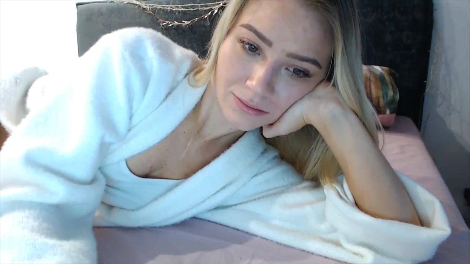 Gallery image thumbnail from fiancee's myfreecams stream on, 12/24/2025, 06:22 image 16 of 20