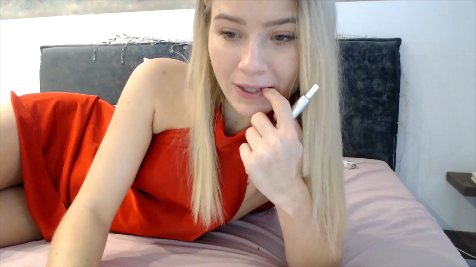 Gallery image thumbnail from fiancee's myfreecams stream on, 12/25/2025, 07:10 image 17 of 20