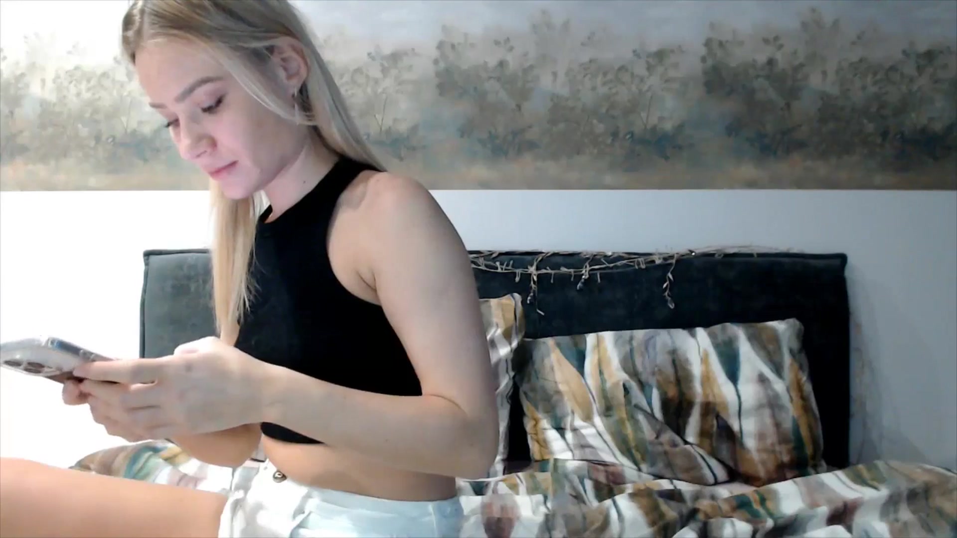 Gallery image thumbnail from fiancee's myfreecams stream on, 12/26/2025, 05:57 image 17 of 20
