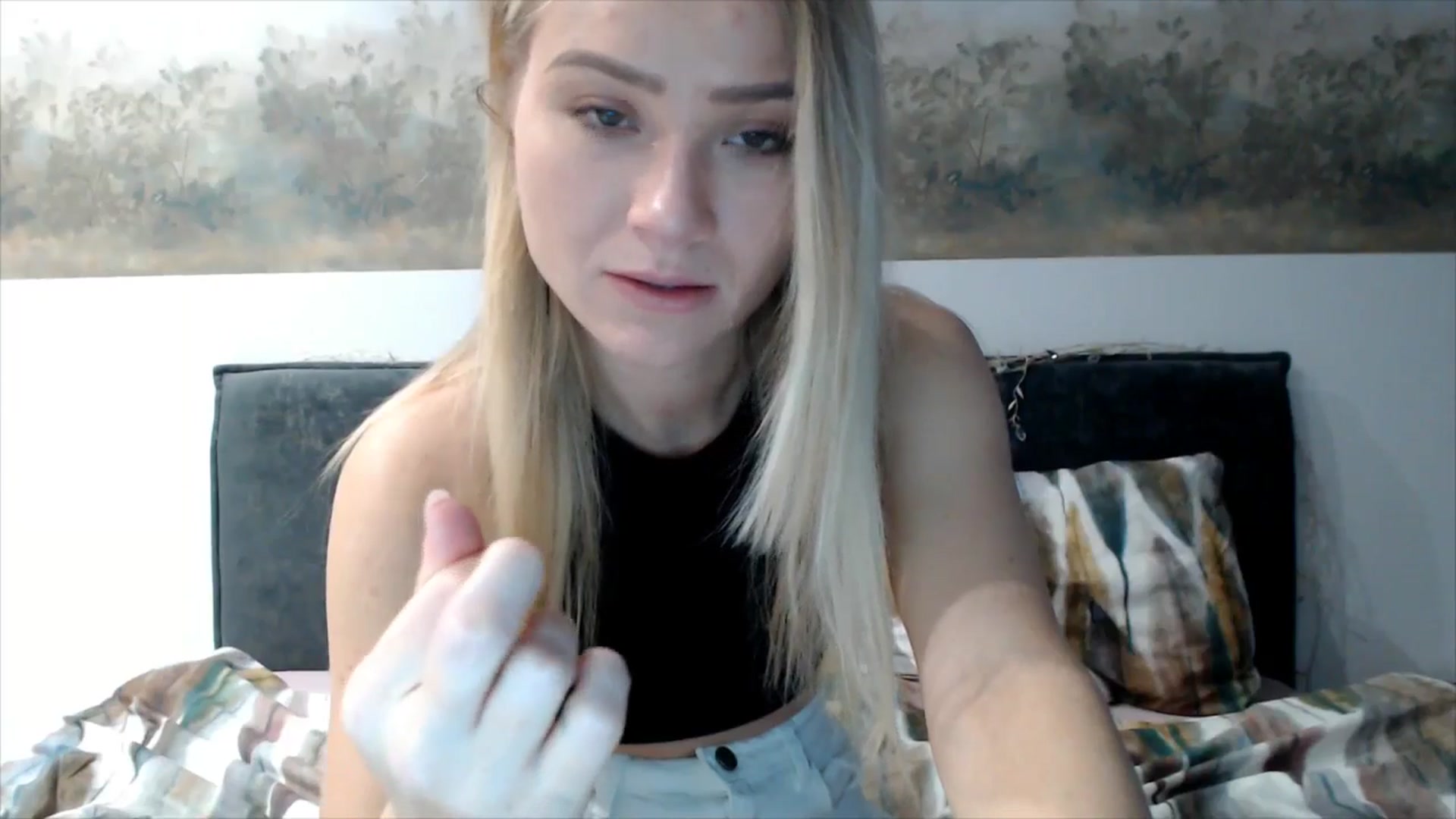 Gallery image thumbnail from fiancee's myfreecams stream on, 12/26/2025, 05:57 image 16 of 20