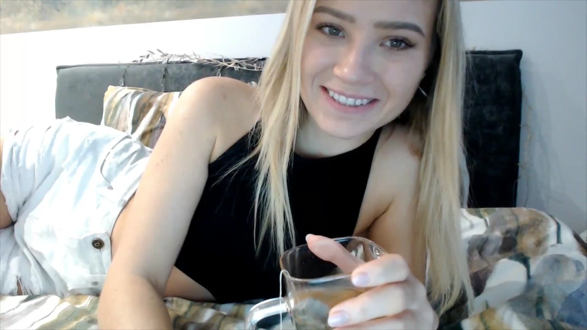 Gallery image thumbnail from fiancee's myfreecams stream on, 12/26/2025, 07:16 image 16 of 20