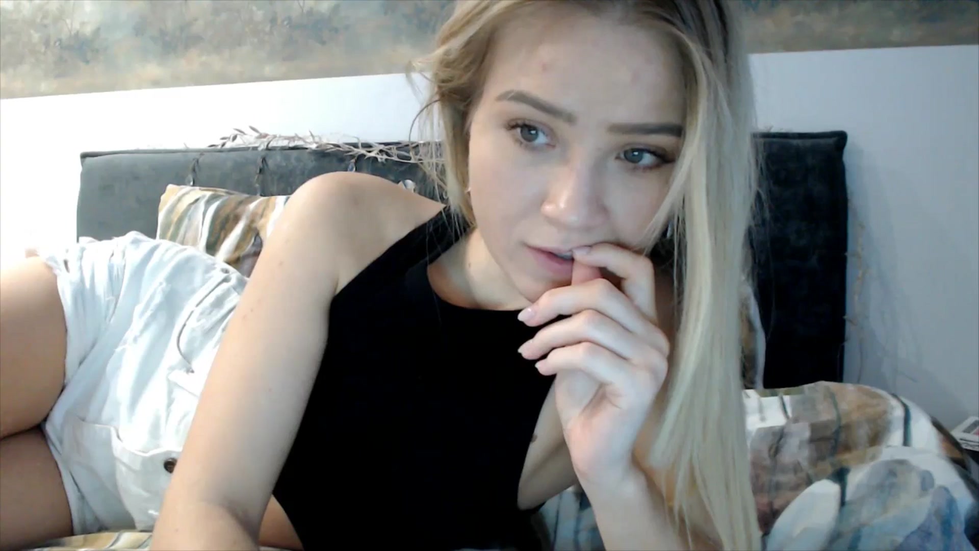 Gallery image thumbnail from fiancee's myfreecams stream on, 12/26/2025, 07:16 image 11 of 20