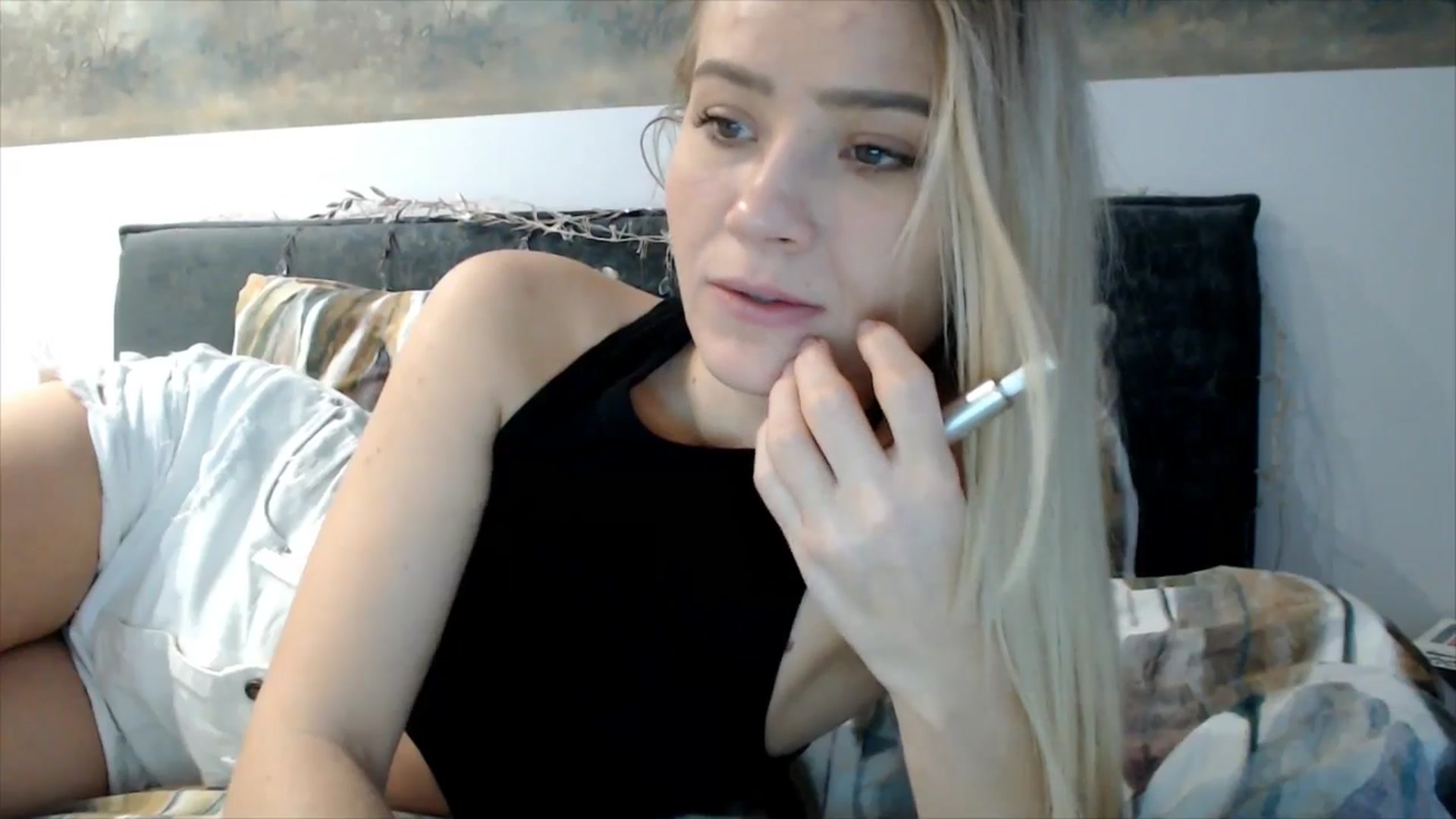 Gallery image thumbnail from fiancee's myfreecams stream on, 12/26/2025, 07:16 image 10 of 20