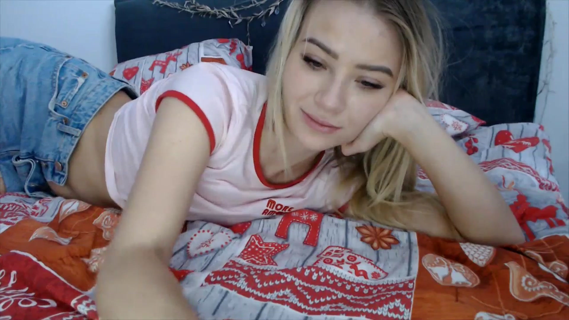 Gallery image thumbnail from fiancee's myfreecams stream on, 12/31/2025, 08:30 image 3 of 20