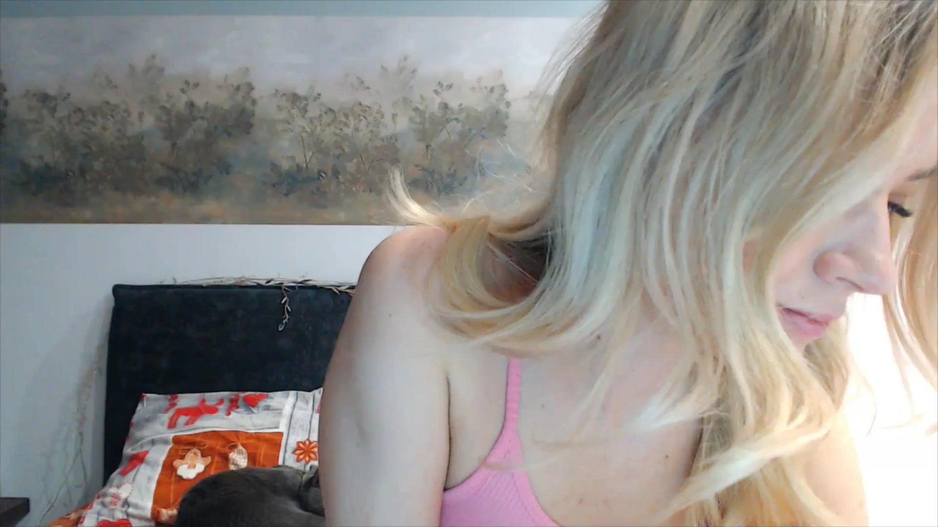 Gallery image thumbnail from fiancee's myfreecams stream on, 01/02/2026, 01:31 image 16 of 20