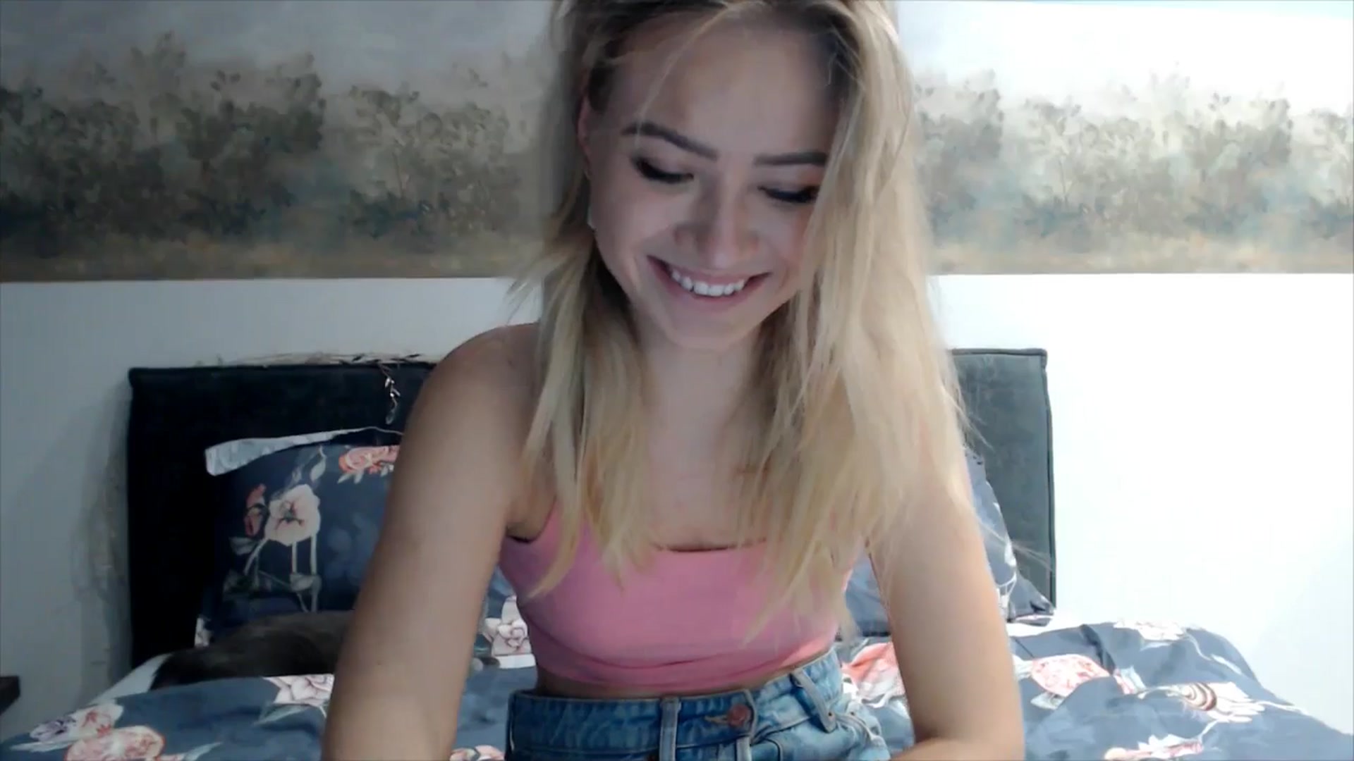 Gallery image thumbnail from fiancee's myfreecams stream on, 01/05/2026, 04:33 image 8 of 20