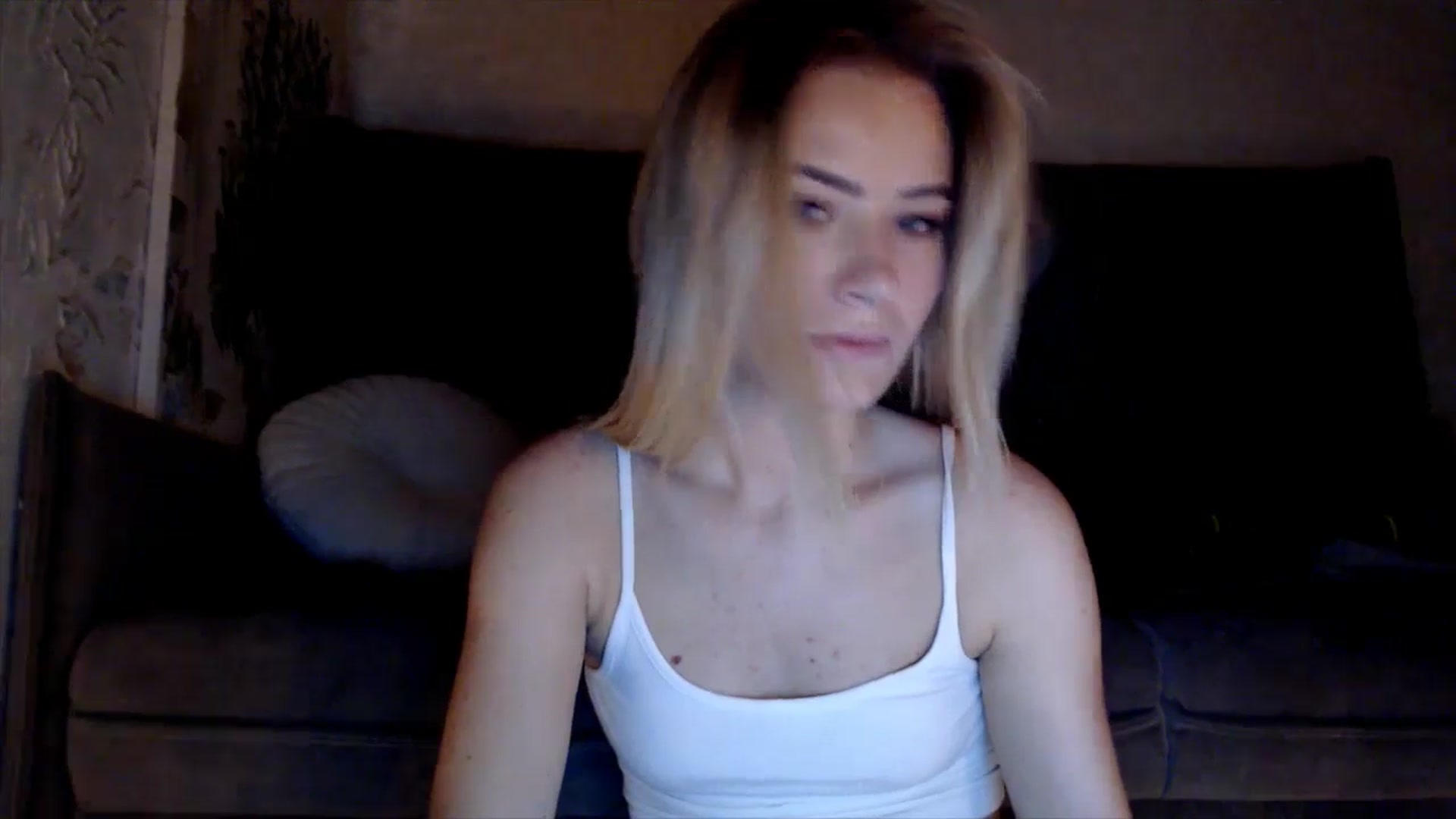 Gallery image thumbnail from fiancee's myfreecams stream on, 01/08/2026, 01:44 image 12 of 20