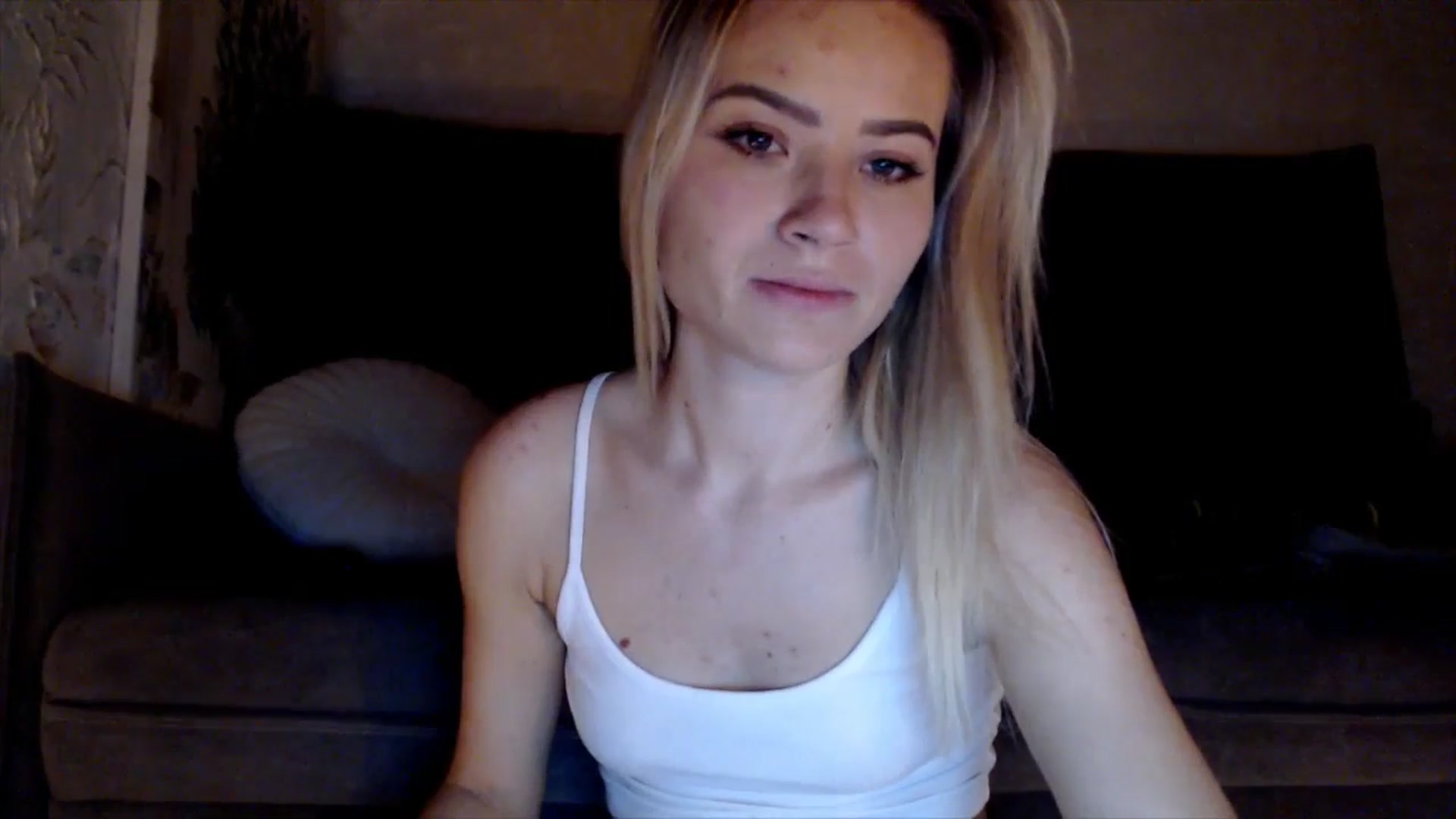 Gallery image thumbnail from fiancee's myfreecams stream on, 01/08/2026, 01:44 image 6 of 20