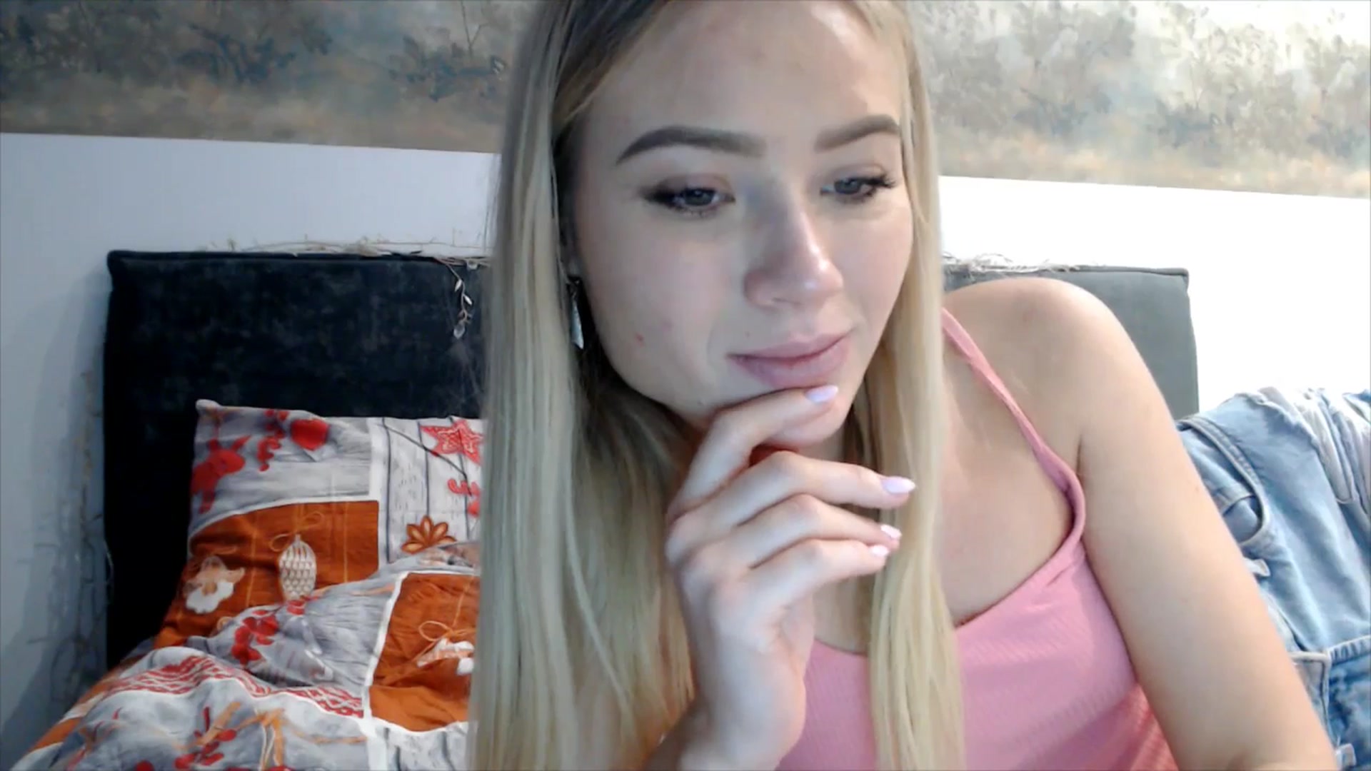 Gallery image thumbnail from fiancee's myfreecams stream on, 01/13/2026, 06:01 image 17 of 20