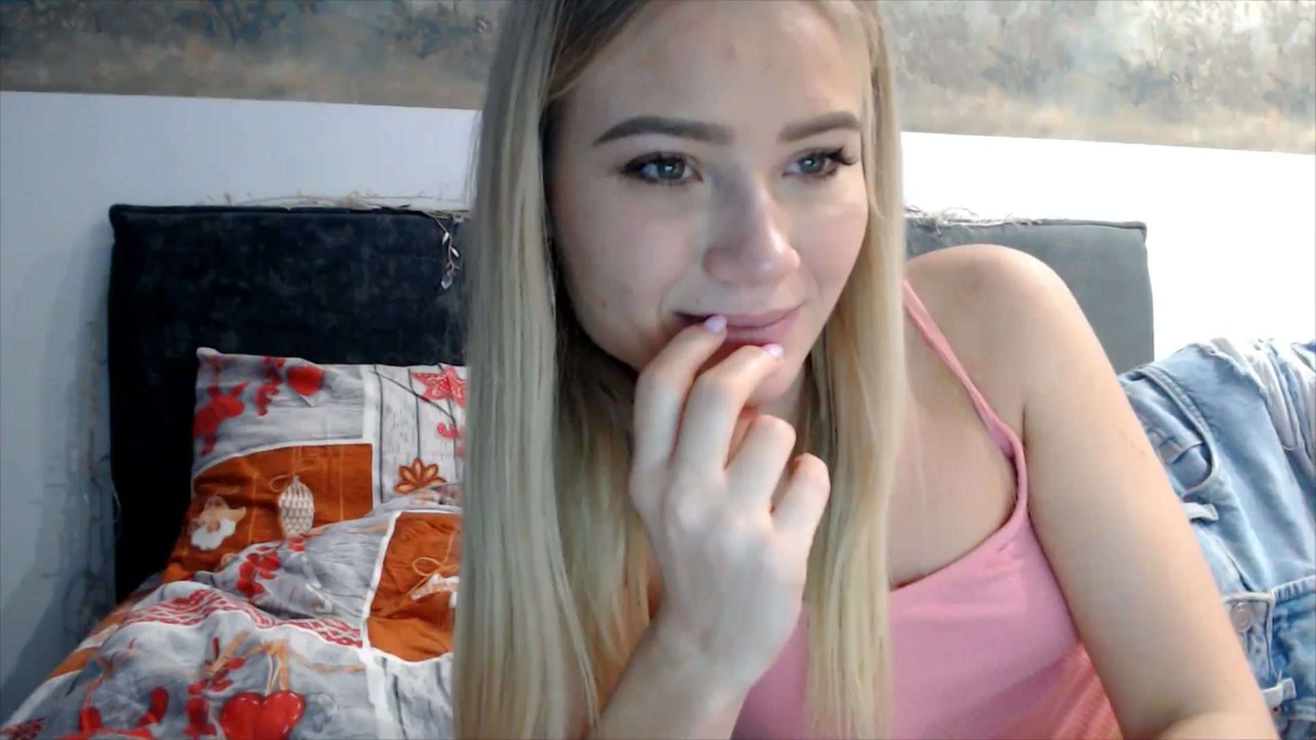 Gallery image thumbnail from fiancee's myfreecams stream on, 01/13/2026, 06:01 image 19 of 20