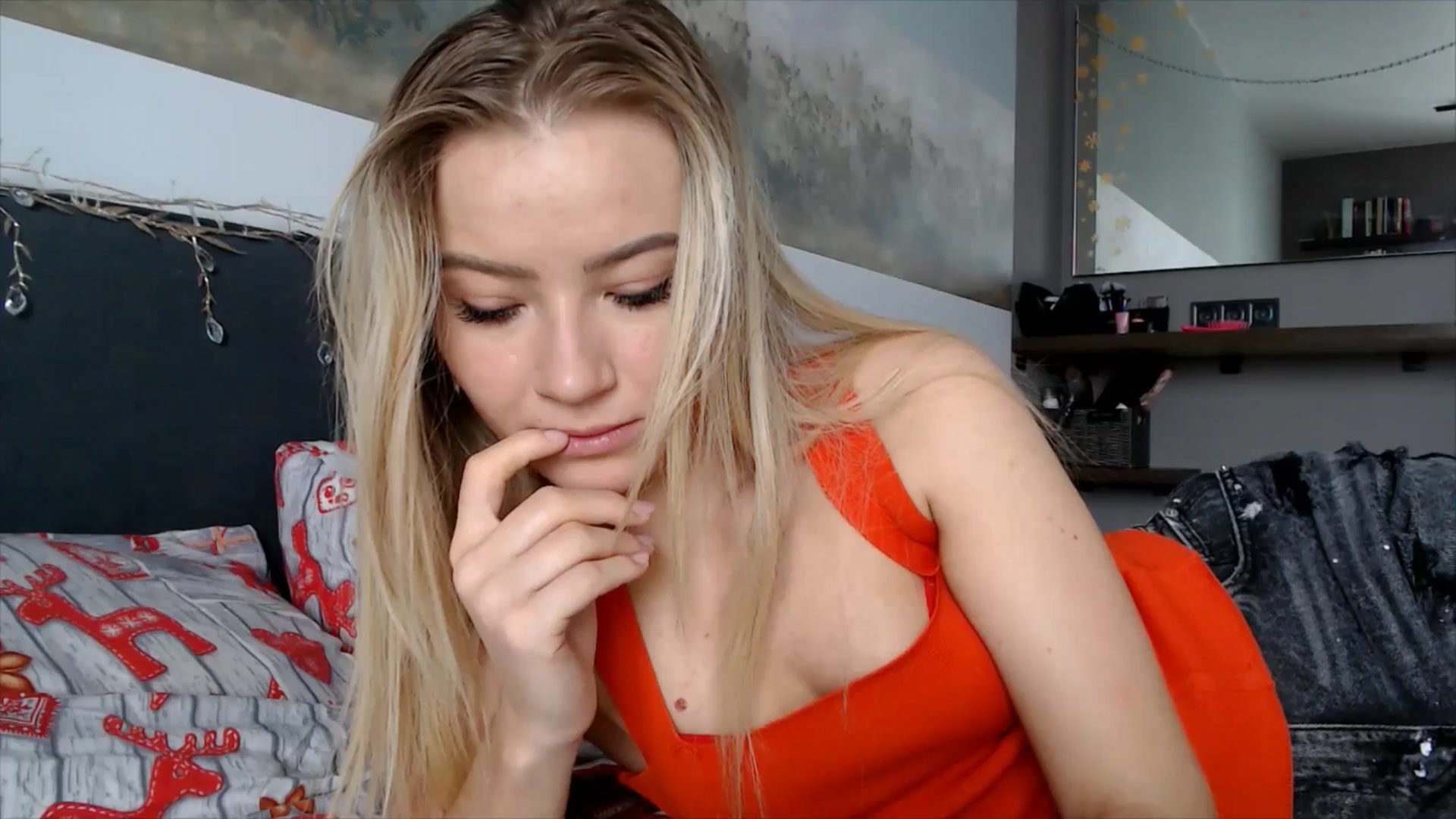 Gallery image thumbnail from fiancee's myfreecams stream on, 01/18/2026, 09:01 image 14 of 20