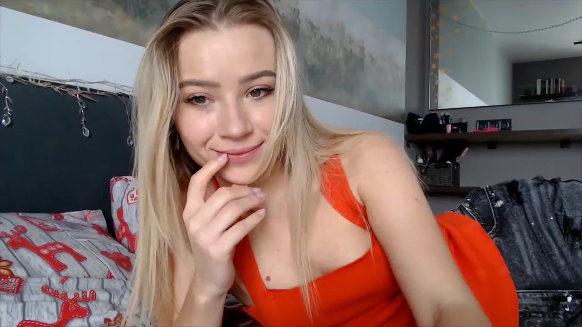 Gallery image thumbnail from fiancee's myfreecams stream on, 01/18/2026, 09:01 image 12 of 20