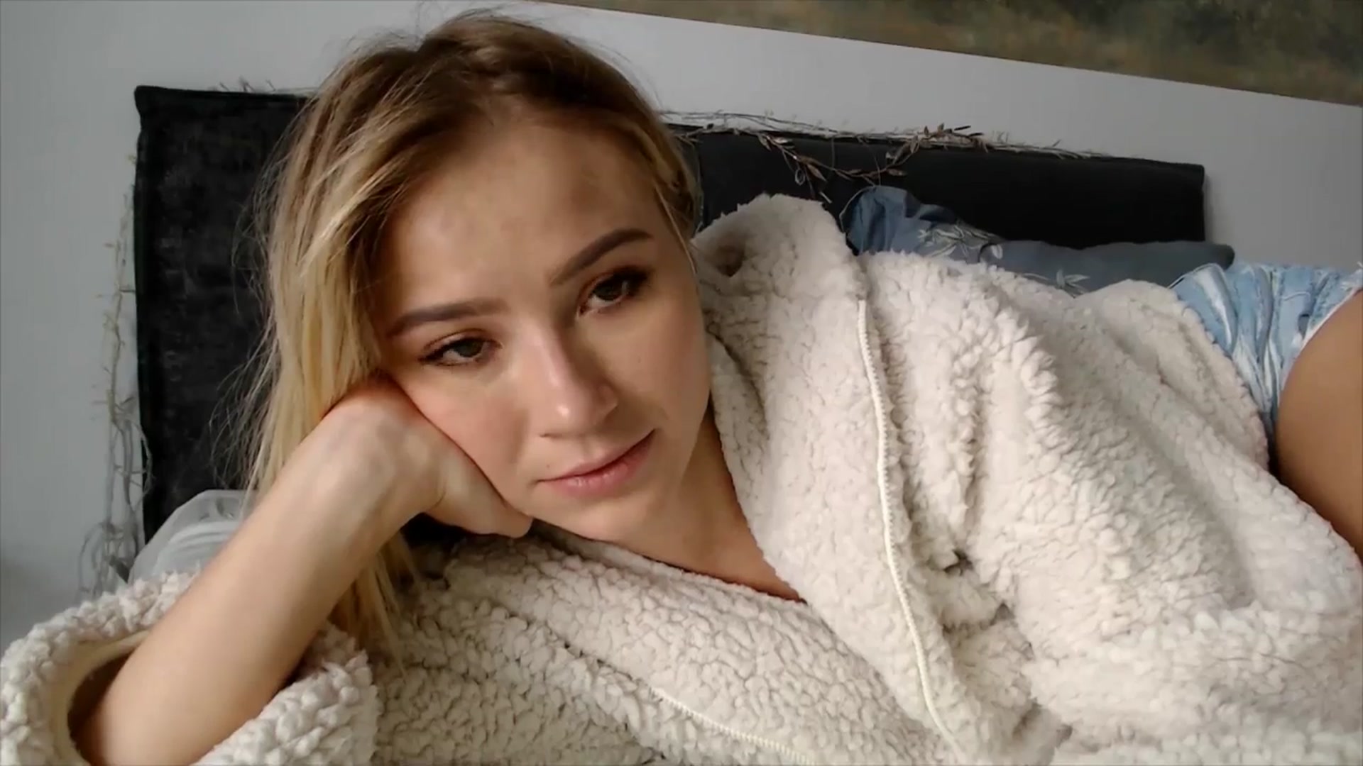Gallery image thumbnail from fiancee's myfreecams stream on, 01/22/2026, 07:30 image 8 of 20