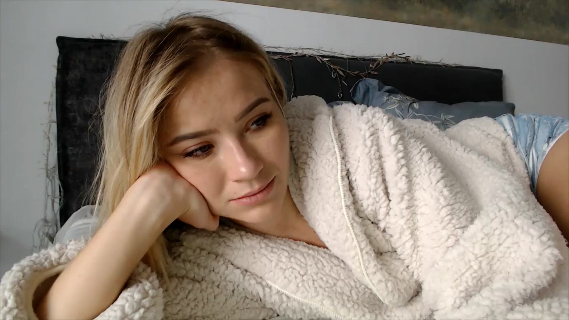 Gallery image thumbnail from fiancee's myfreecams stream on, 01/22/2026, 07:30 image 18 of 20