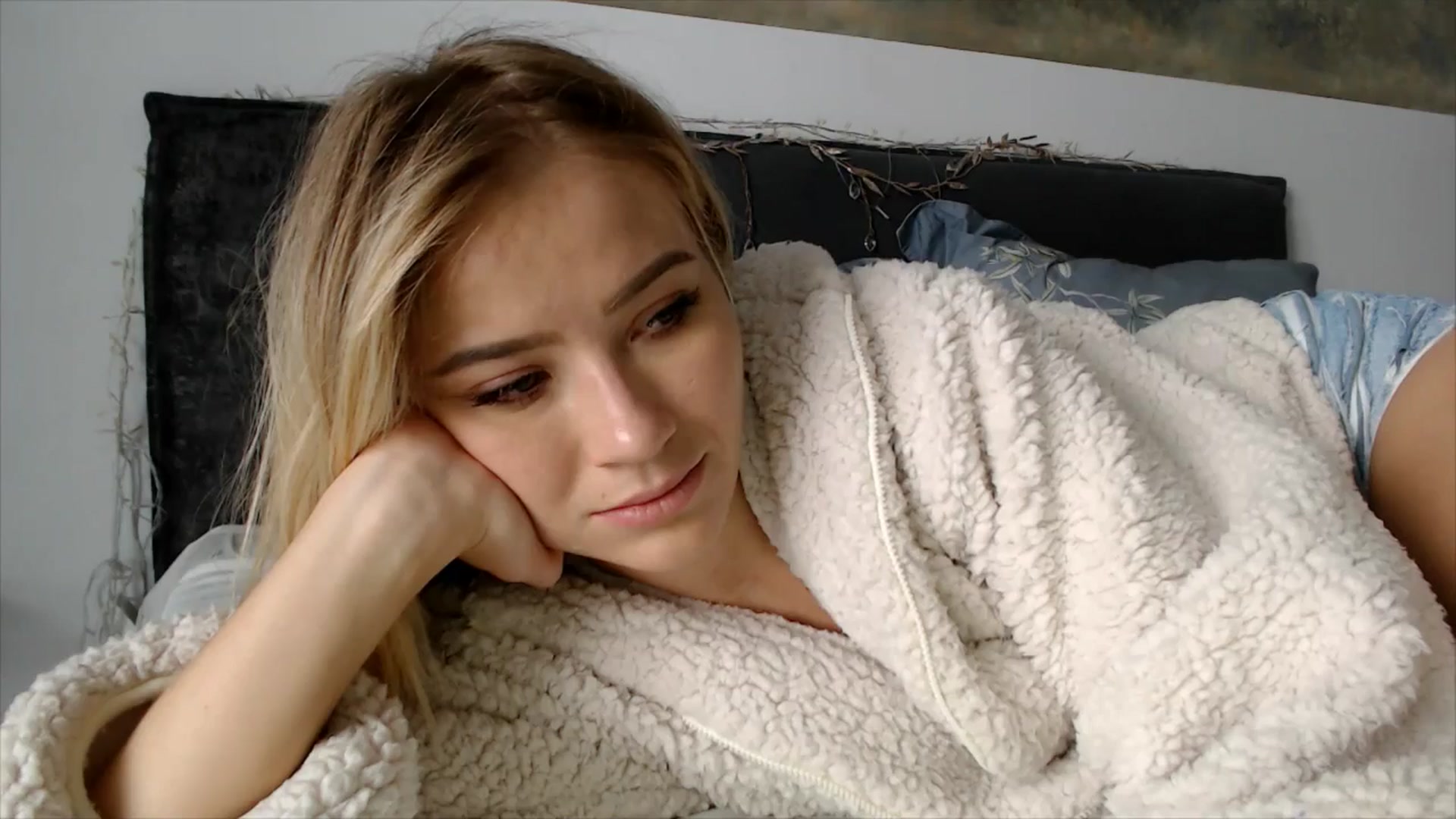 Gallery image thumbnail from fiancee's myfreecams stream on, 01/22/2026, 07:30 image 16 of 20
